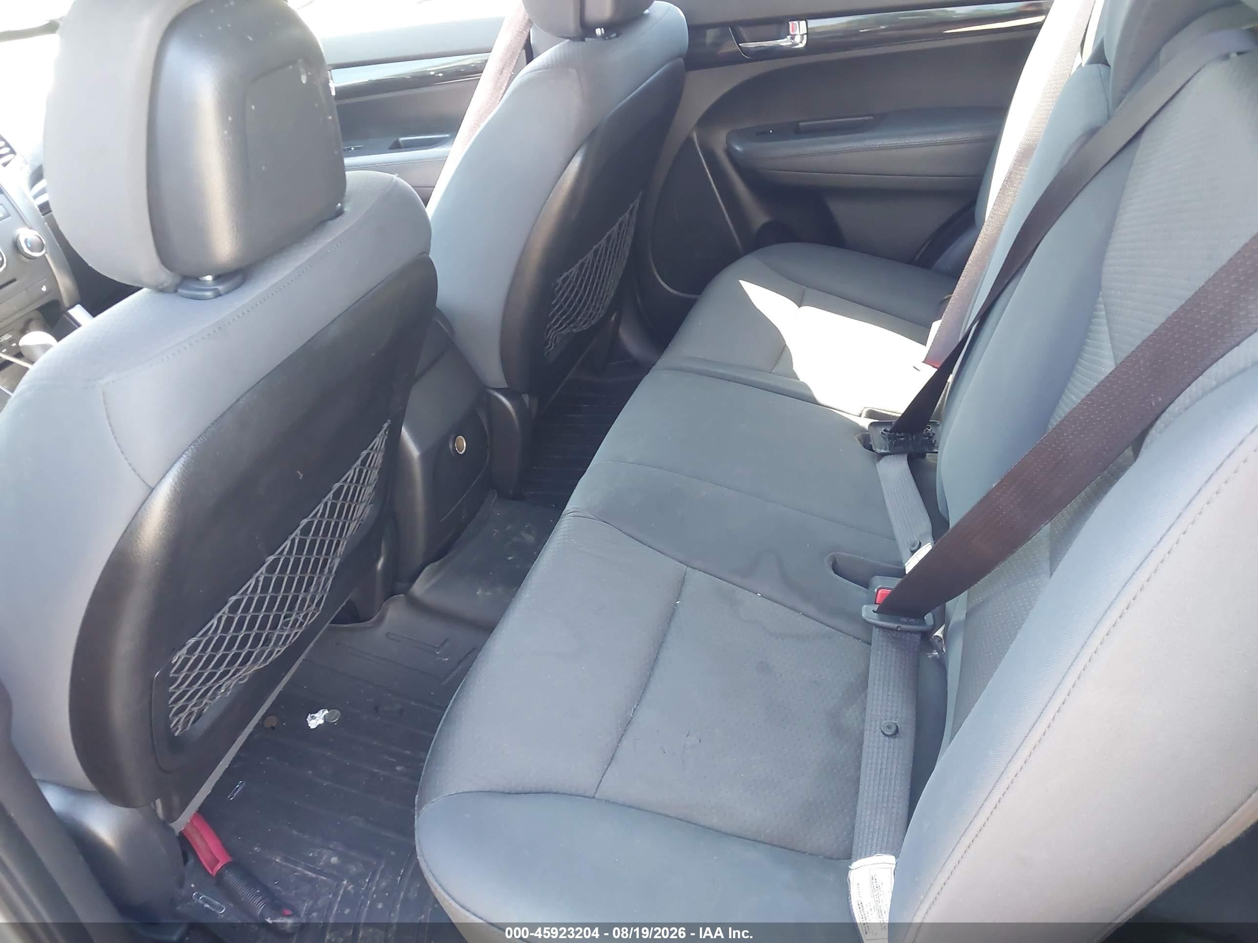 2013 Kia Sorento Lx Бежевый vin: 5XYKT3A65DG383874