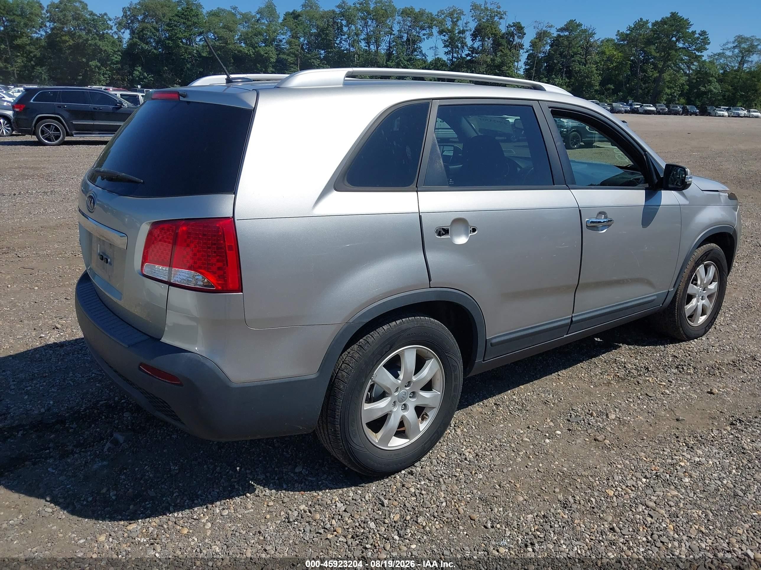 2013 Kia Sorento Lx Бежевый vin: 5XYKT3A65DG383874