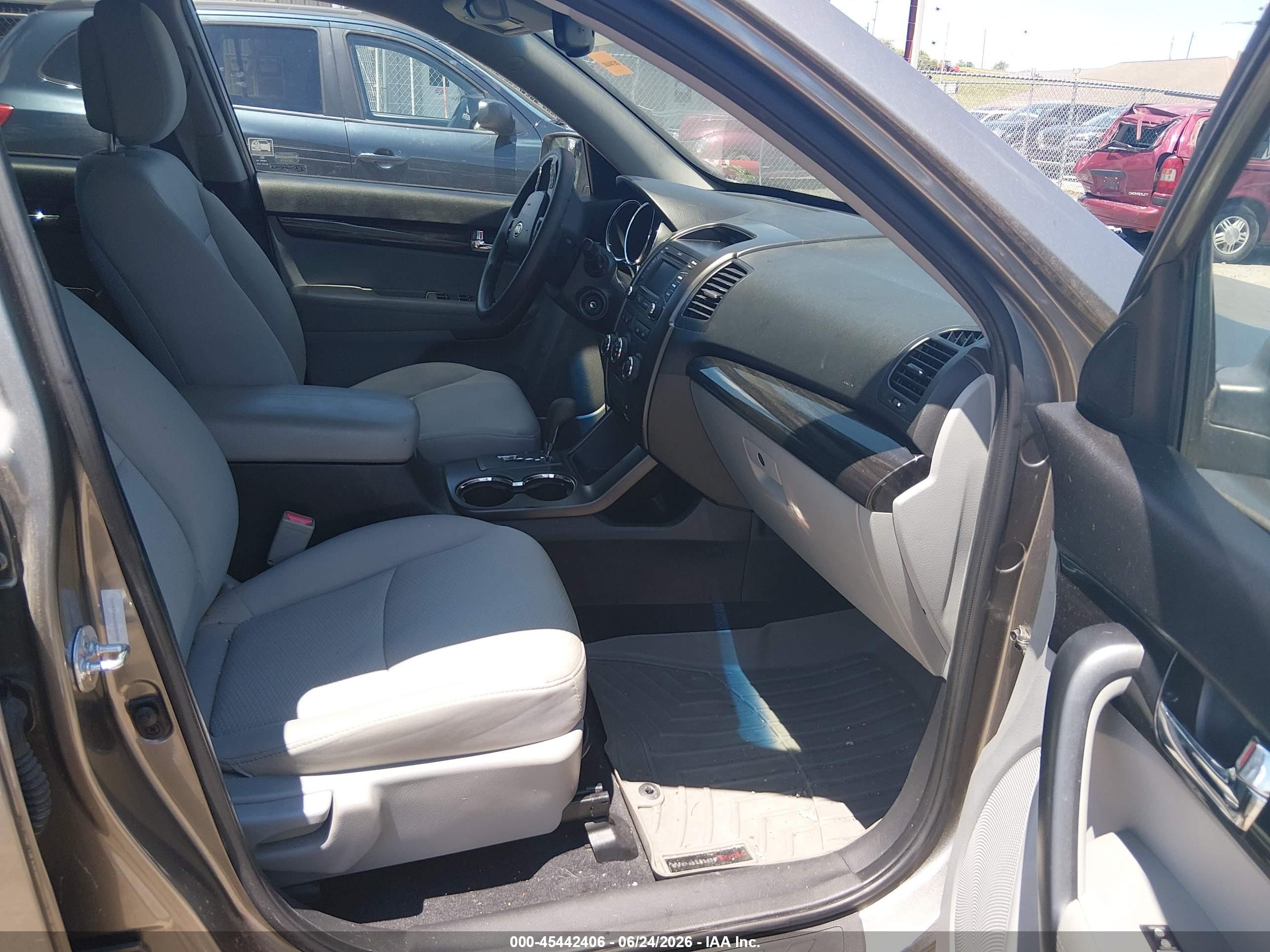 2013 Kia Sorento Lx Gray vin: 5XYKT3A65DG384989