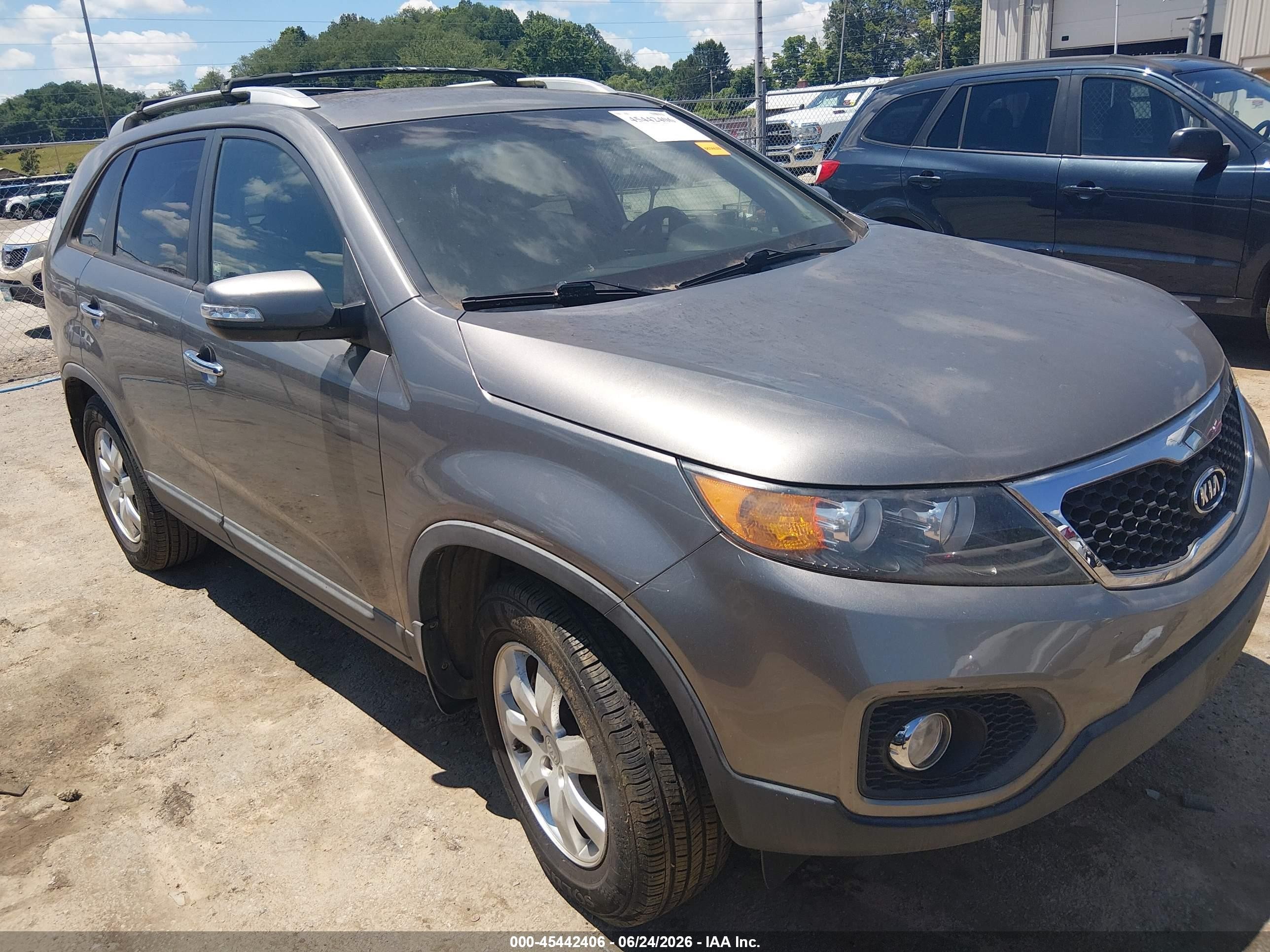 2013 Kia Sorento Lx Gray vin: 5XYKT3A65DG384989