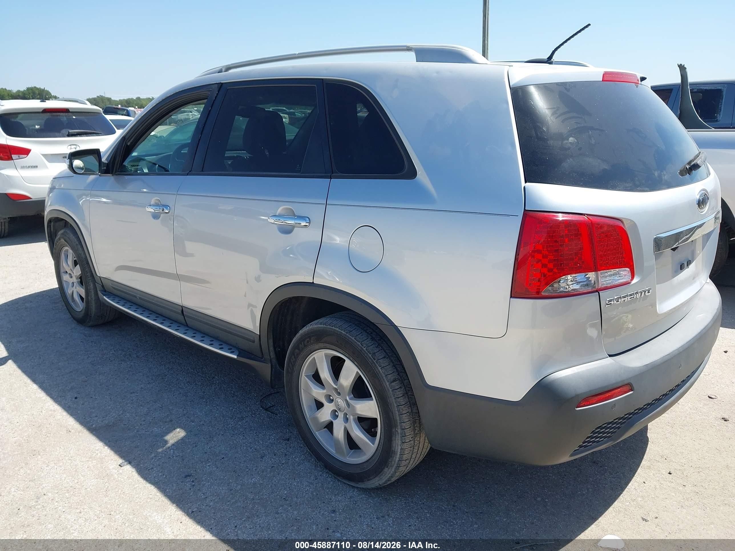 2013 Kia Sorento Lx Серебряный vin: 5XYKT3A65DG407638