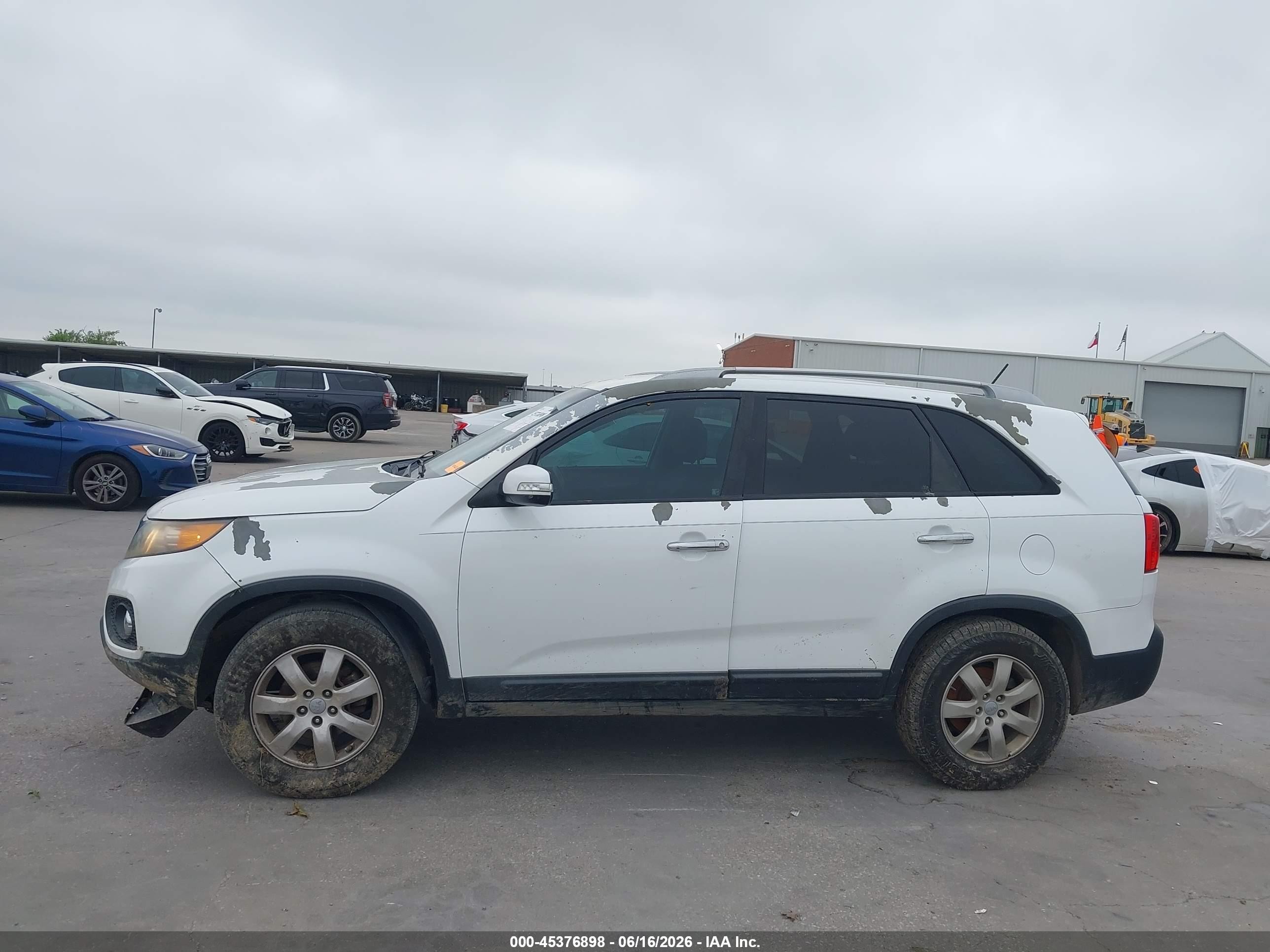 2013 Kia Sorento Lx White vin: 5XYKT3A65DG414363