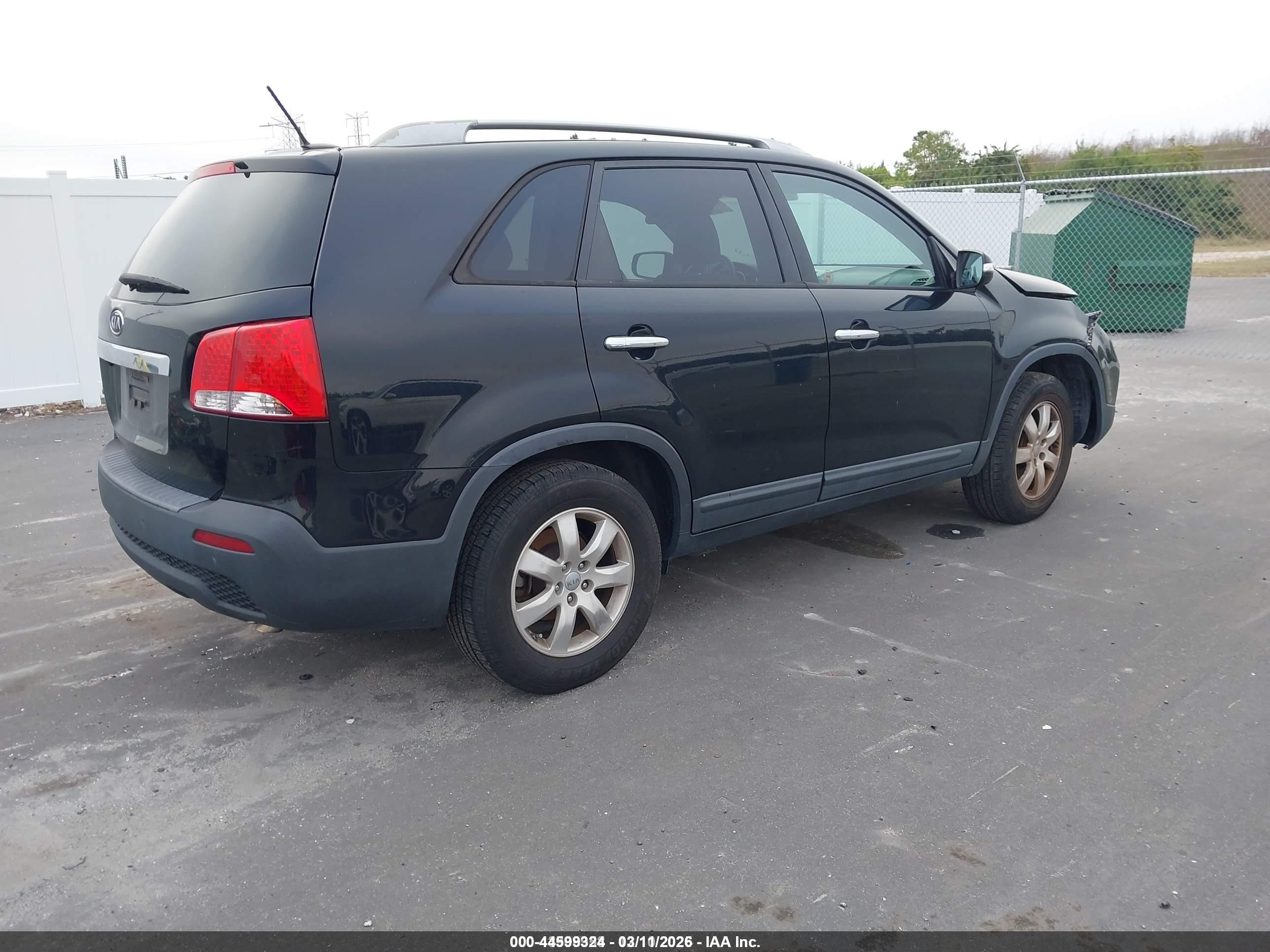 2013 Kia Sorento Lx Black vin: 5XYKT3A65DG416484