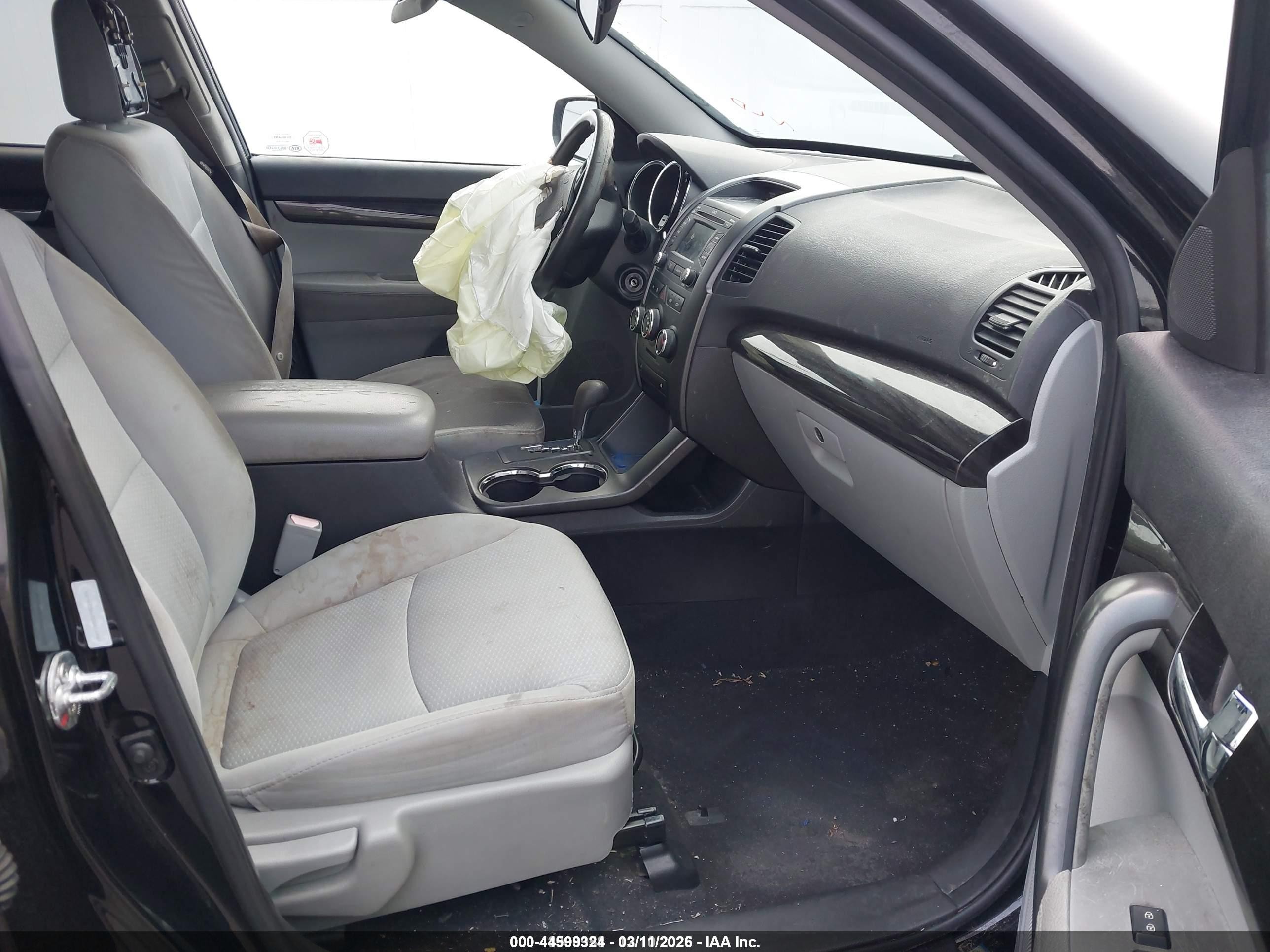 2013 Kia Sorento Lx Black vin: 5XYKT3A65DG416484