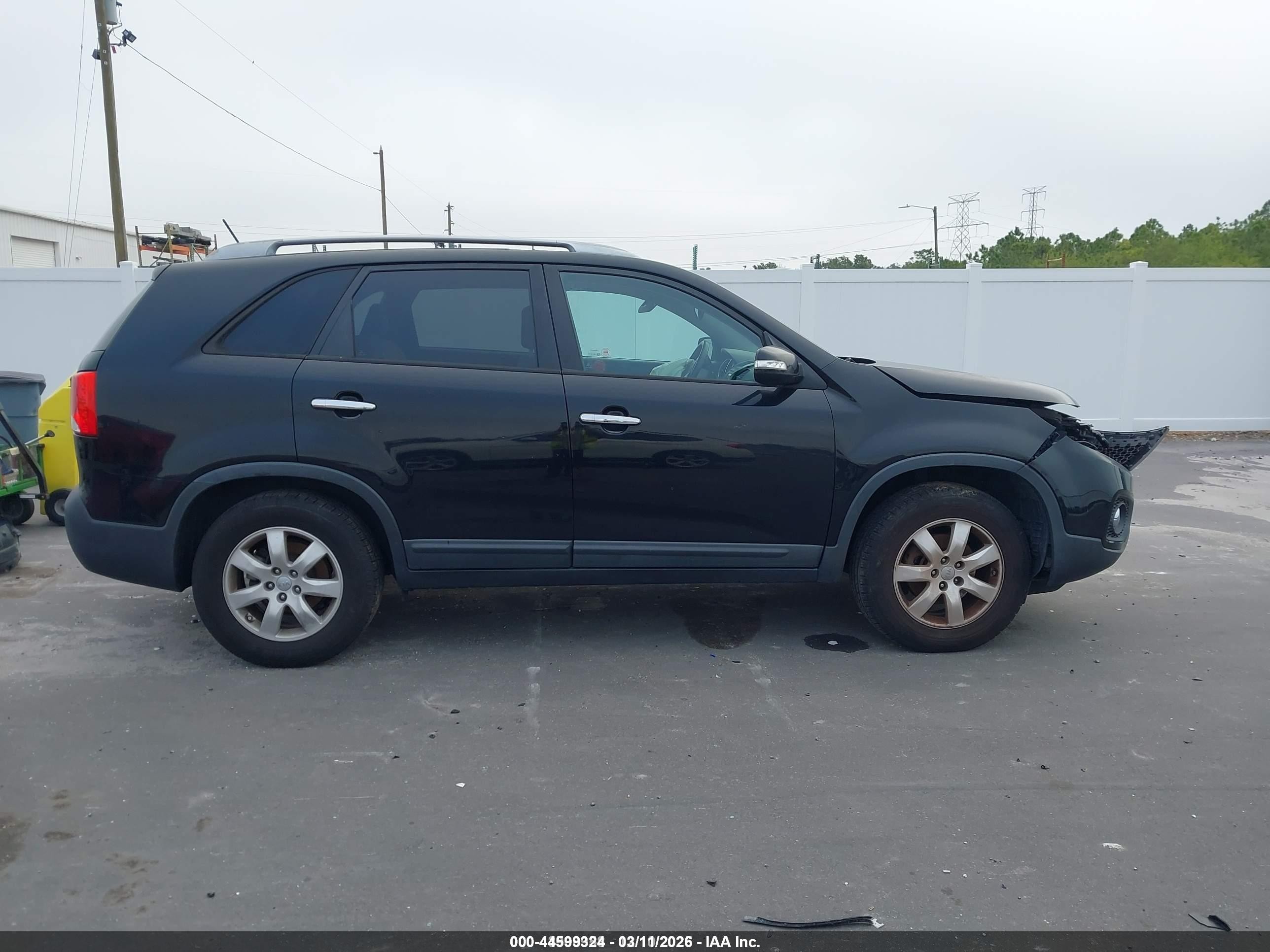 2013 Kia Sorento Lx Black vin: 5XYKT3A65DG416484