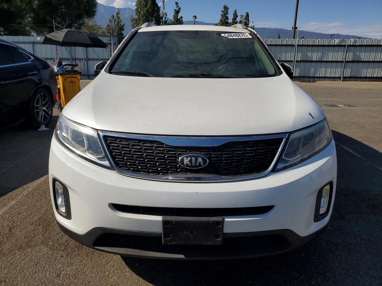 2014 Kia Sorento Lx White vin: 5XYKT3A65EG455836
