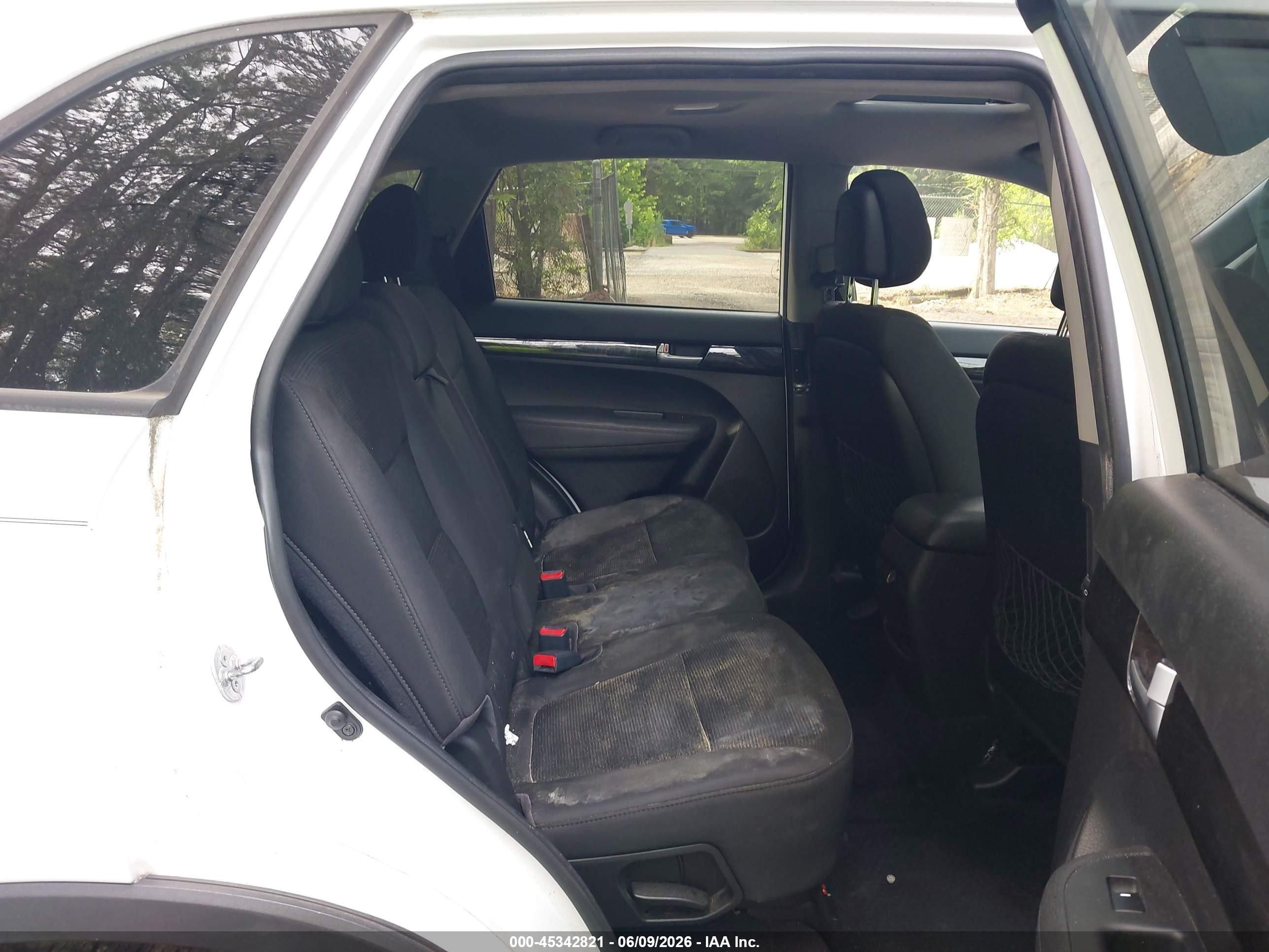 2014 Kia Sorento Lx White vin: 5XYKT3A65EG459384