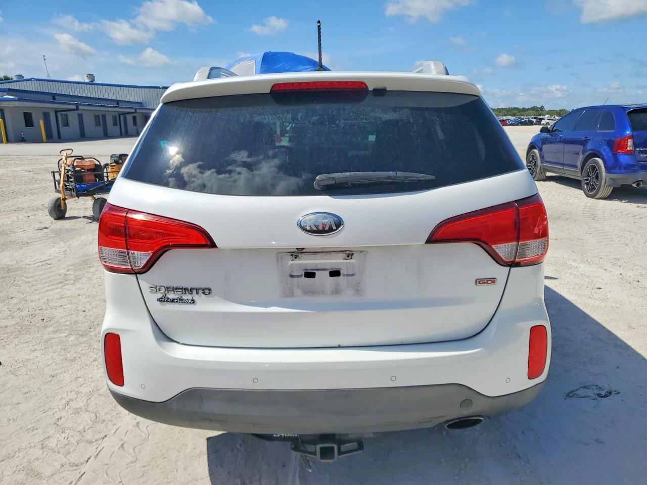 2014 Kia Sorento Lx White vin: 5XYKT3A65EG475293