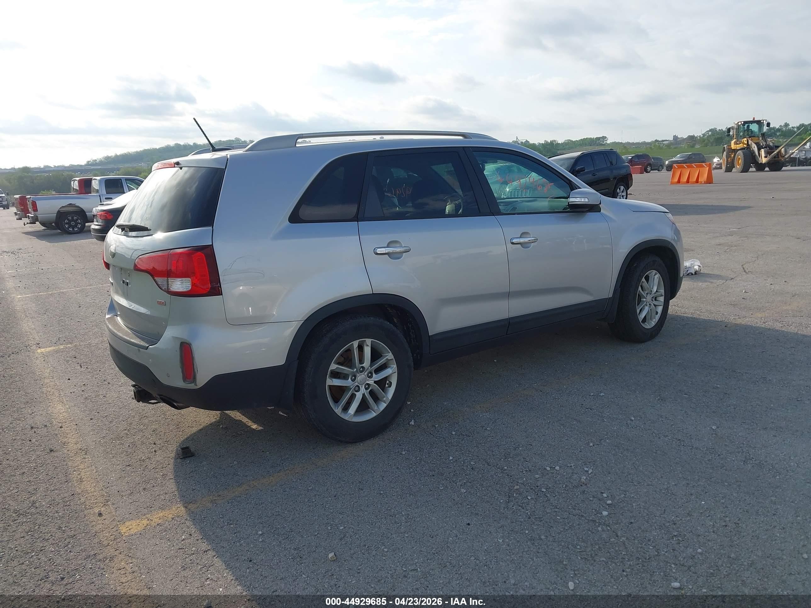 2015 Kia Sorento Lx Silver vin: 5XYKT3A65FG587609