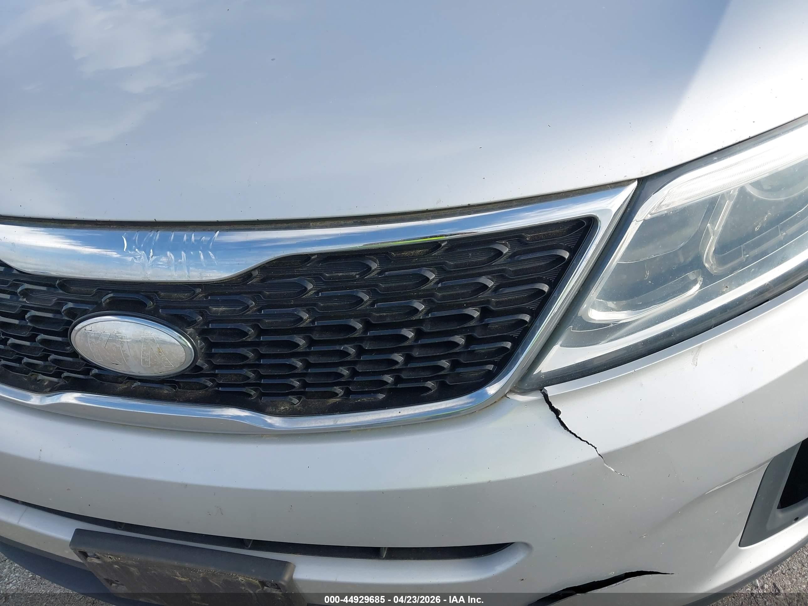 2015 Kia Sorento Lx Silver vin: 5XYKT3A65FG587609