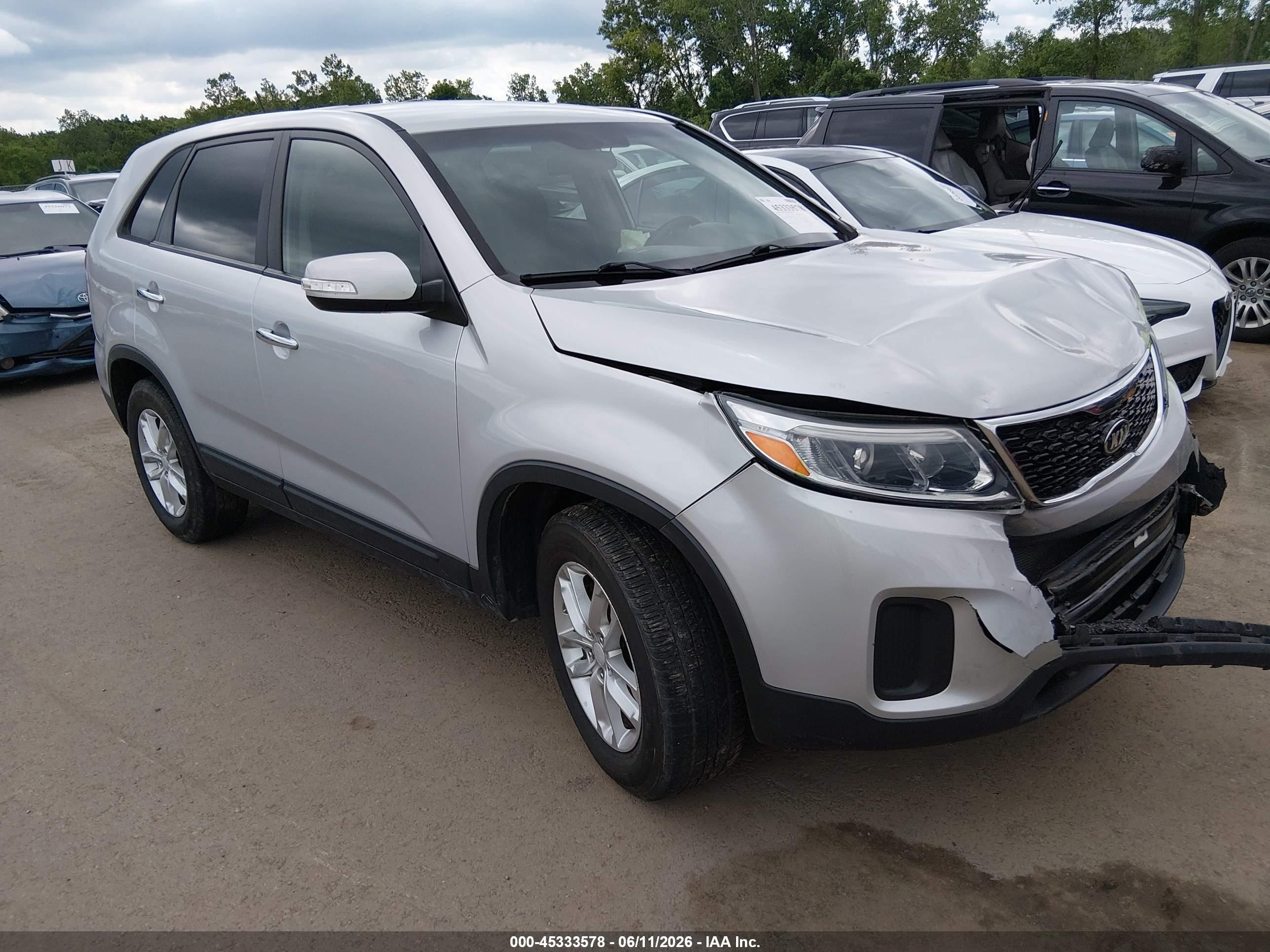 2015 Kia Sorento Lx Silver vin: 5XYKT3A65FG590168