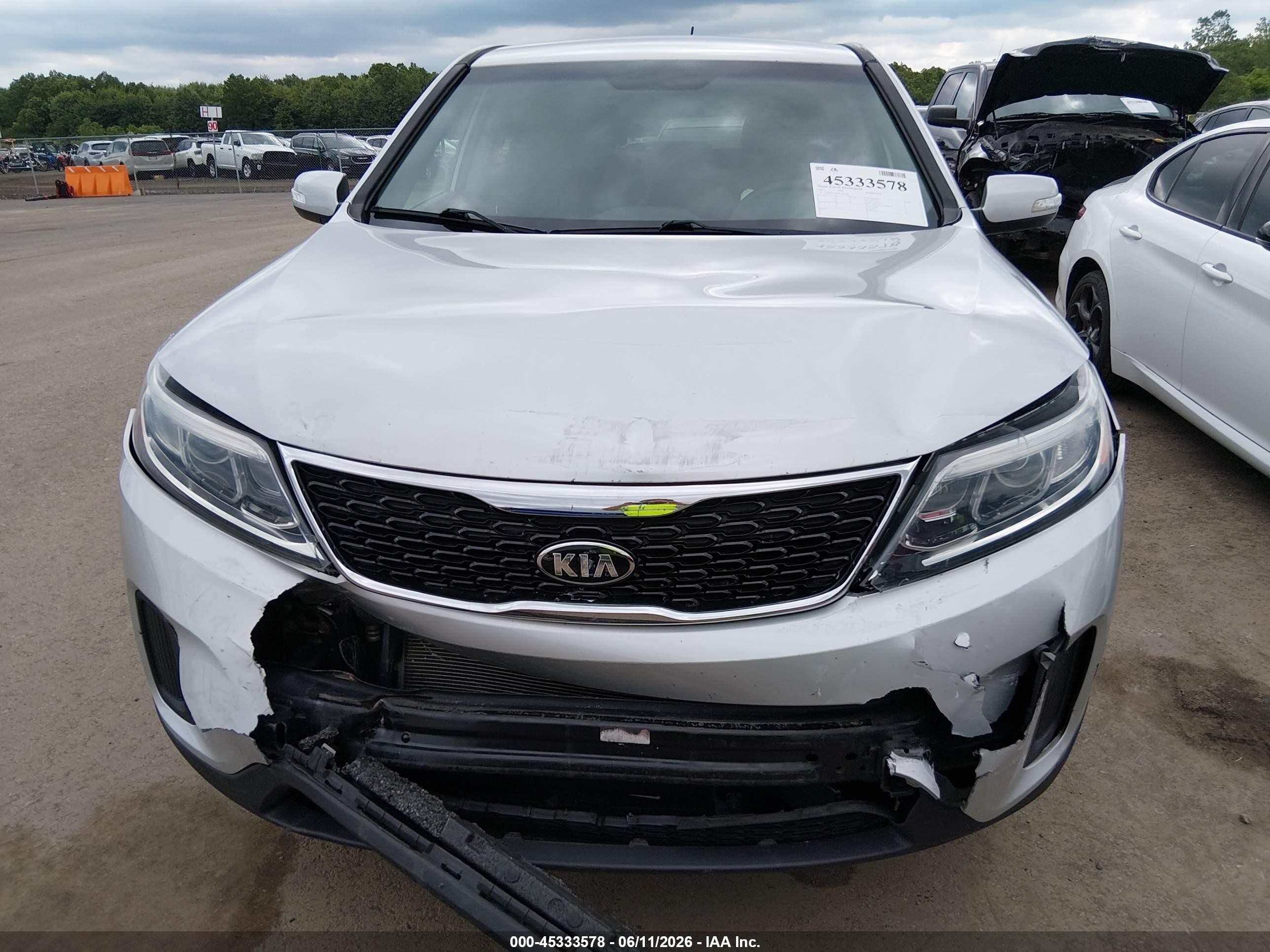 2015 Kia Sorento Lx Silver vin: 5XYKT3A65FG590168