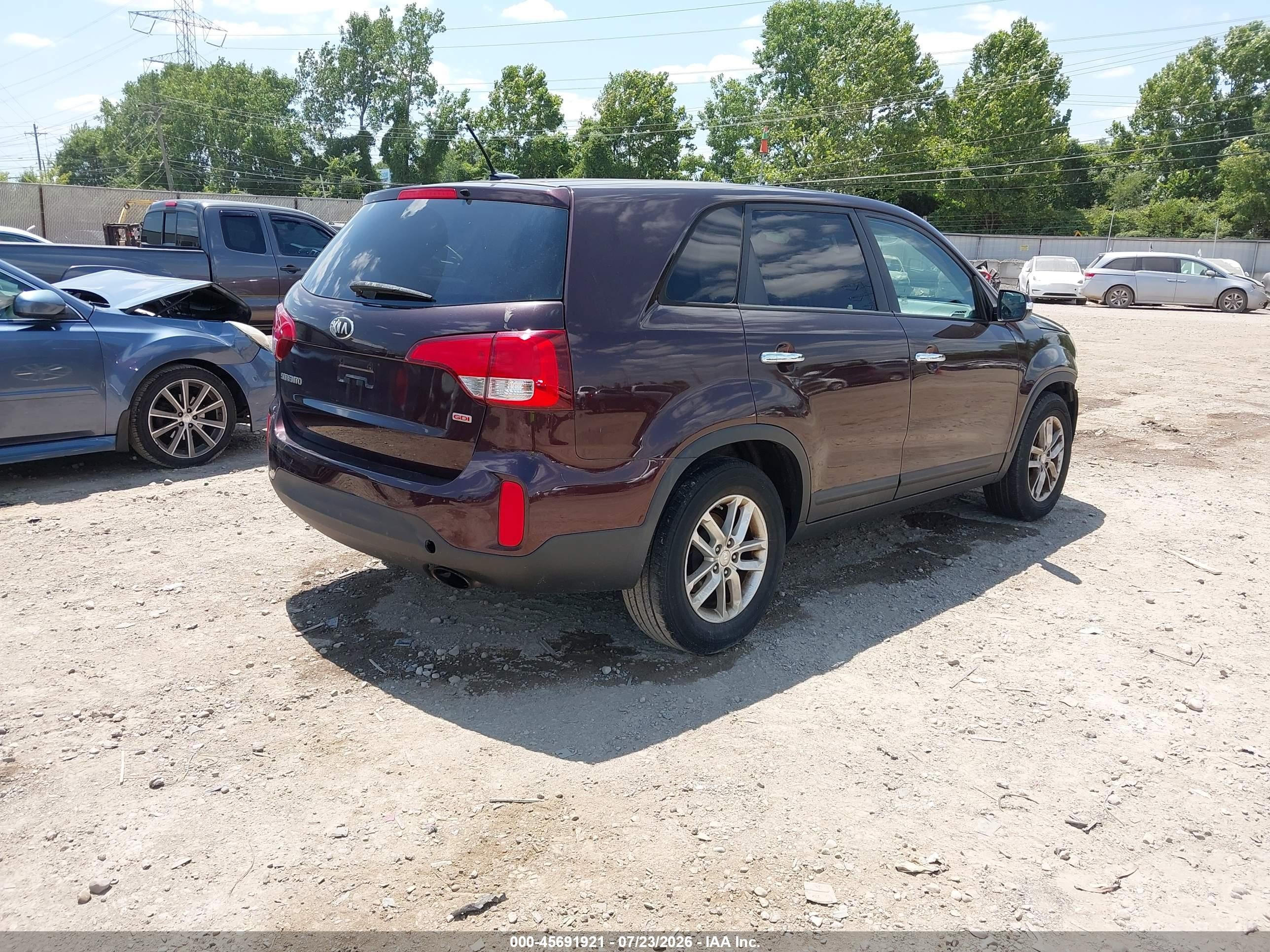 2015 Kia Sorento Lx Red vin: 5XYKT3A65FG599839