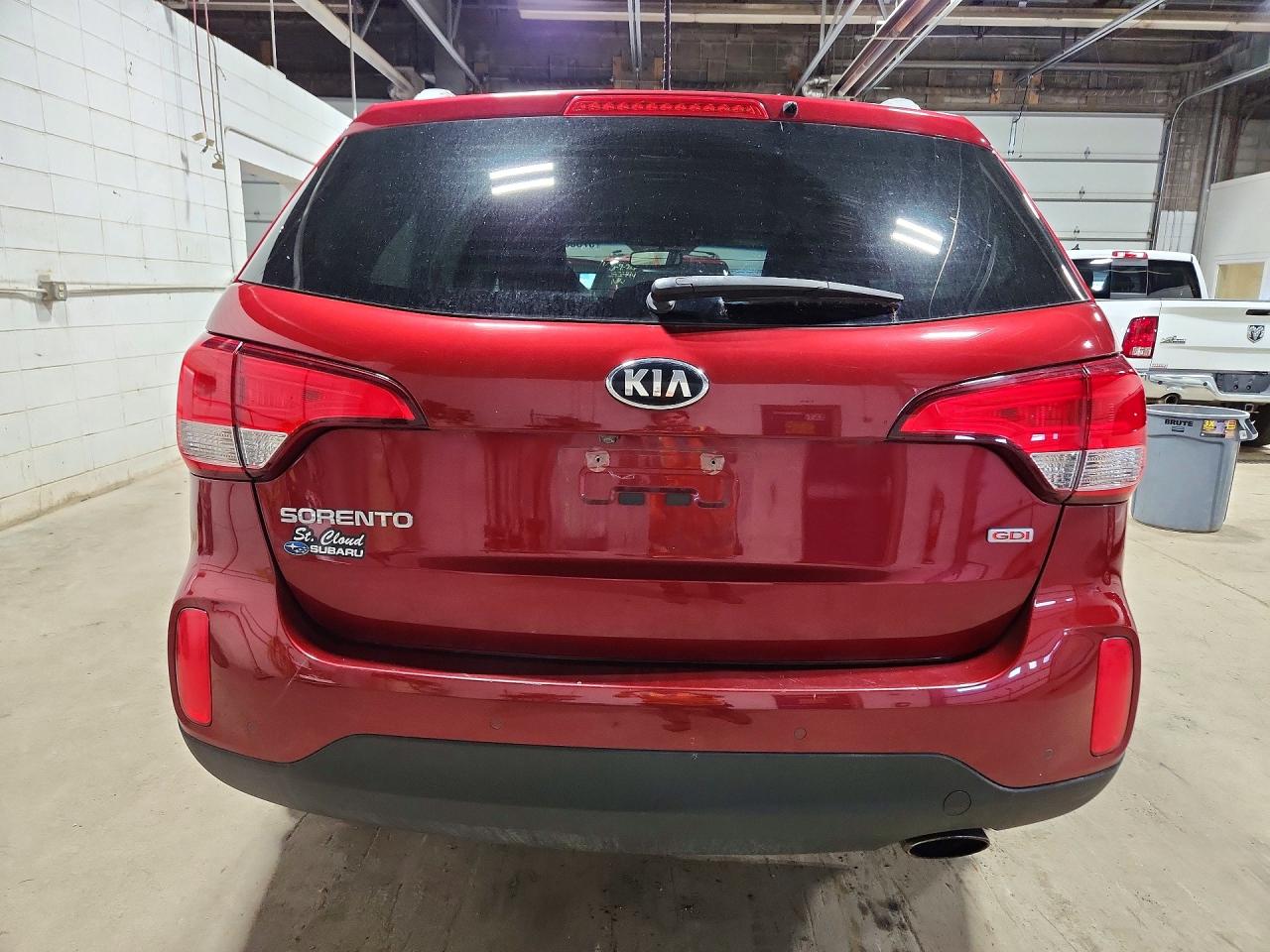 2015 Kia Sorento Lx Red vin: 5XYKT3A65FG640101