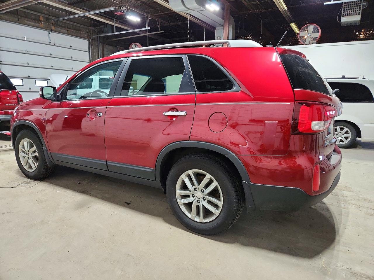 2015 Kia Sorento Lx Red vin: 5XYKT3A65FG640101