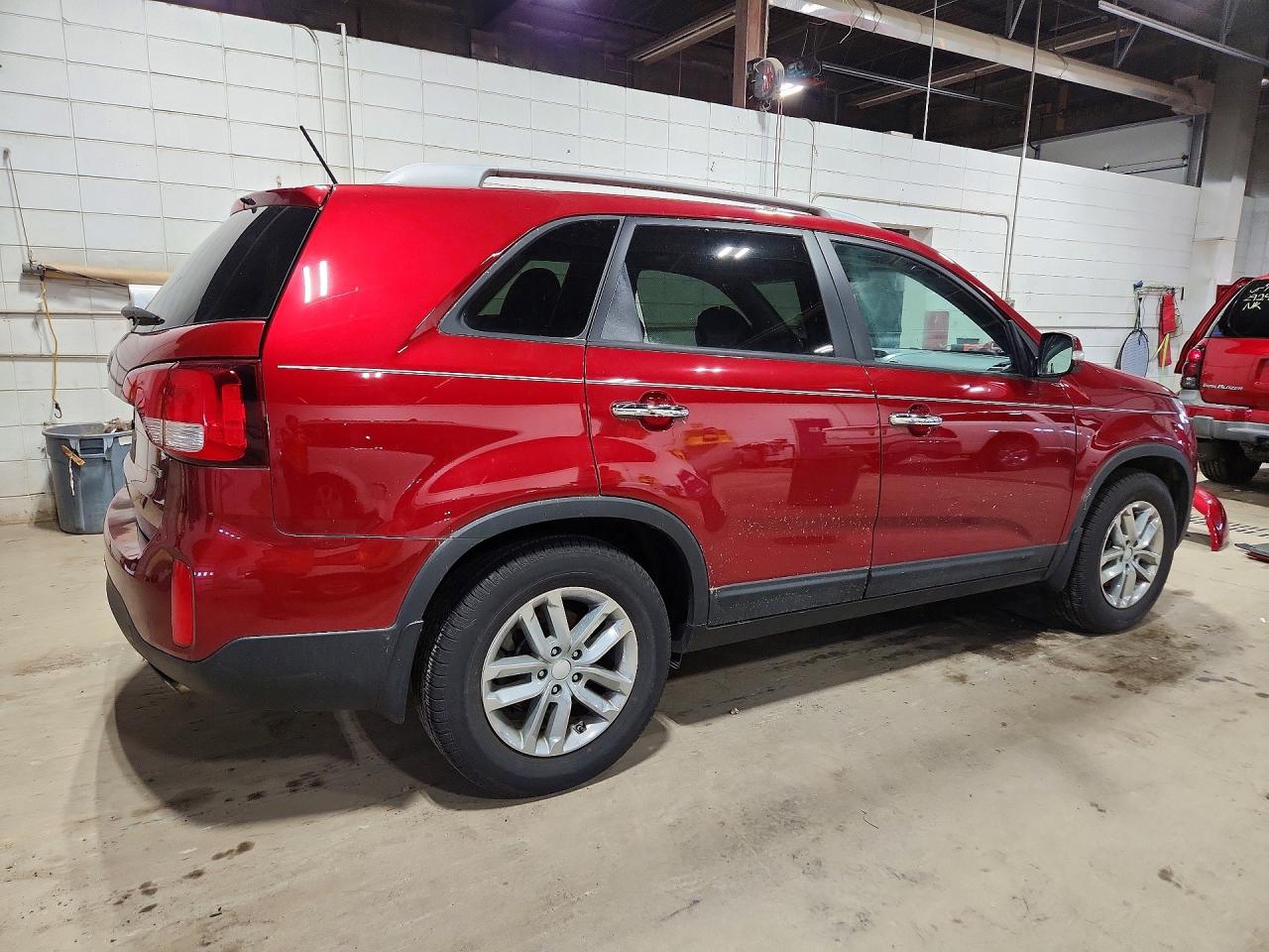 2015 Kia Sorento Lx Red vin: 5XYKT3A65FG640101