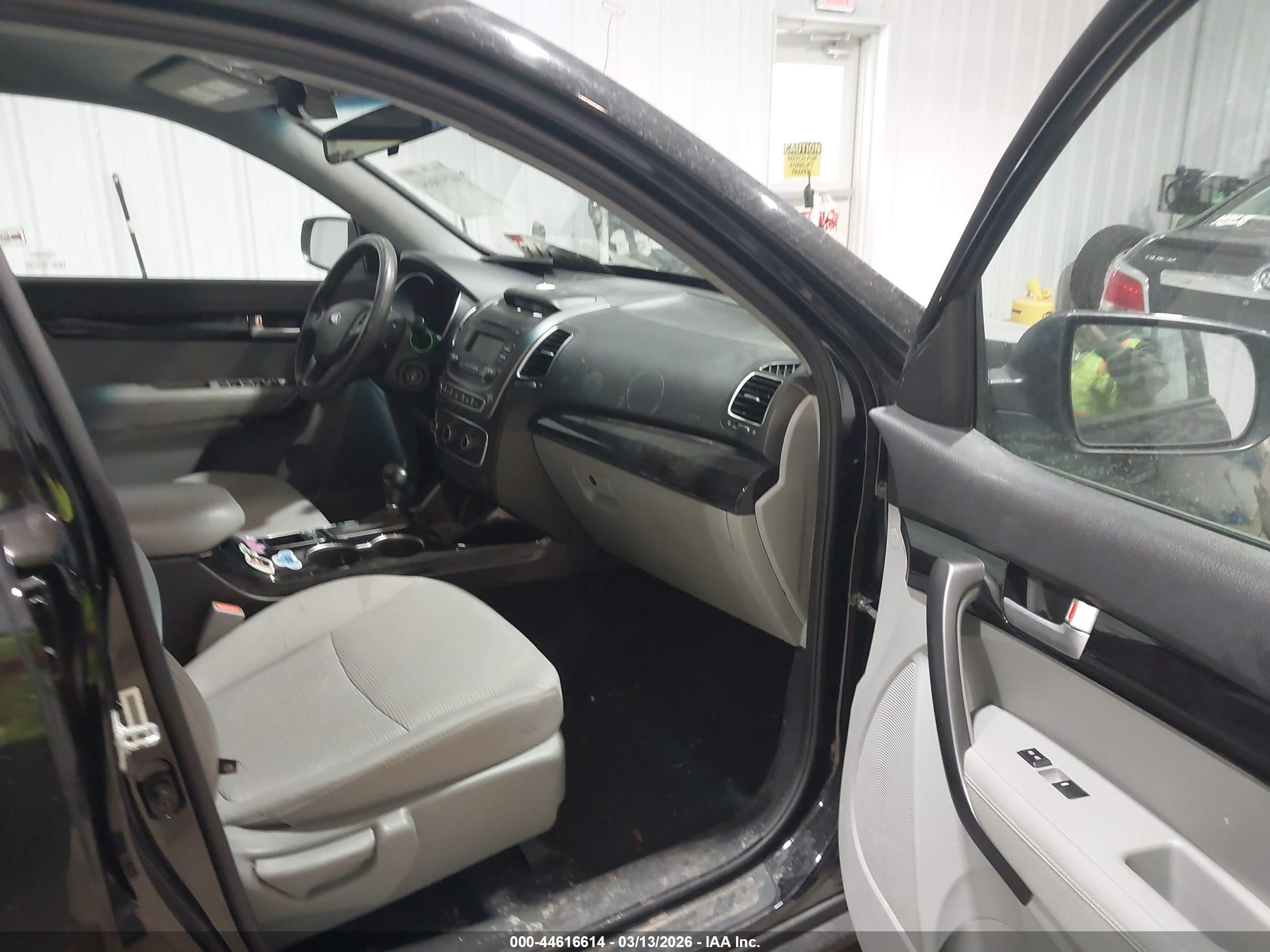 2015 Kia Sorento Lx Black vin: 5XYKT3A65FG654337