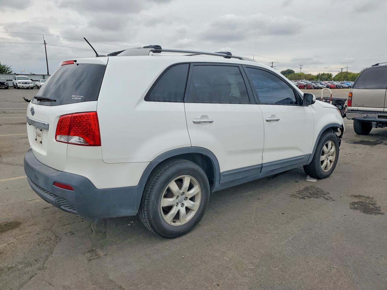 2012 Kia Sorento Lx White vin: 5XYKT3A66CG241855