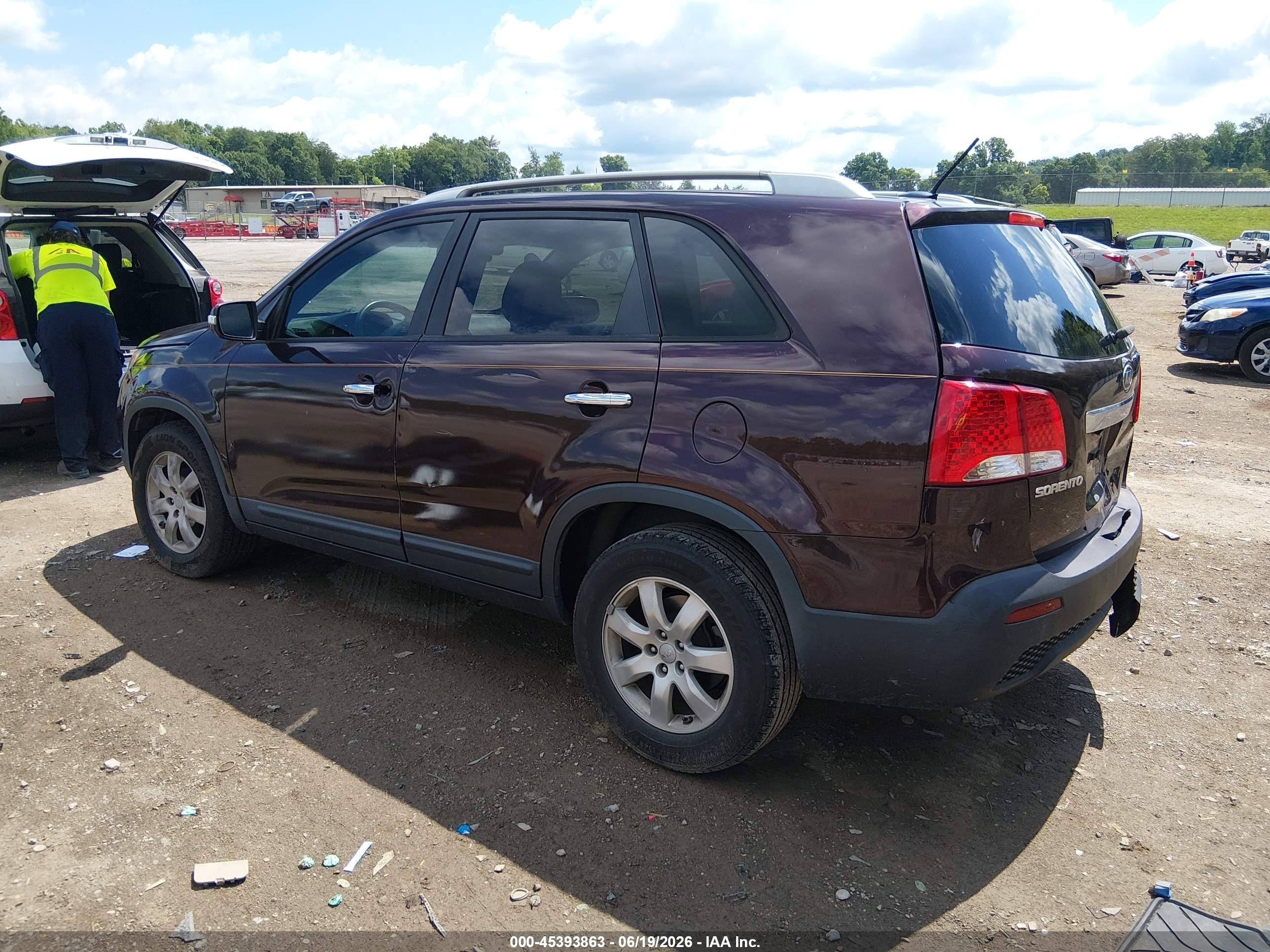 2013 Kia Sorento Lx Burgundy vin: 5XYKT3A66DG390476