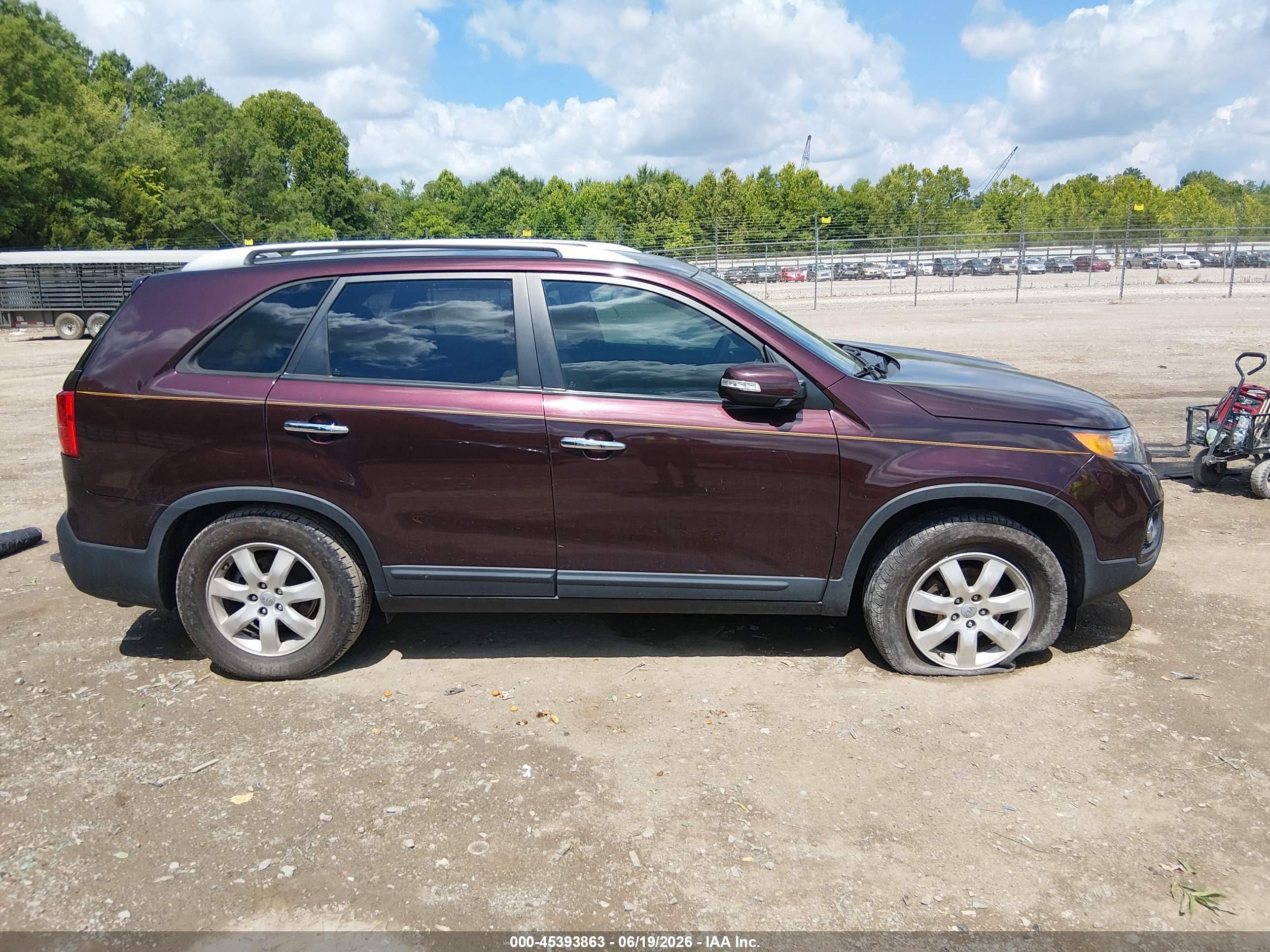 2013 Kia Sorento Lx Burgundy vin: 5XYKT3A66DG390476