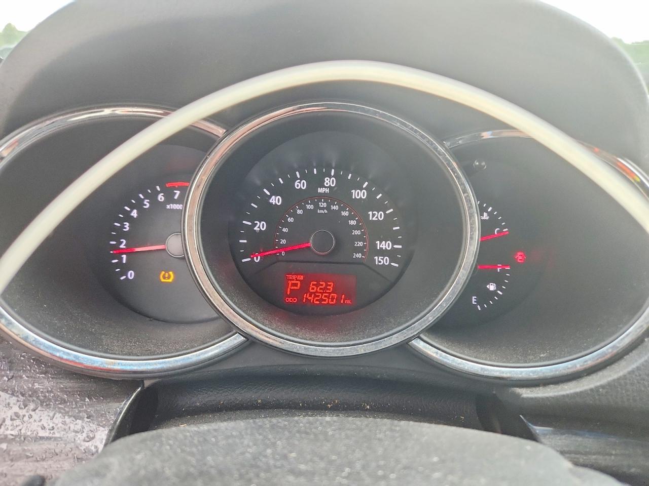 2013 Kia Sorento Lx Burgundy vin: 5XYKT3A66DG393877