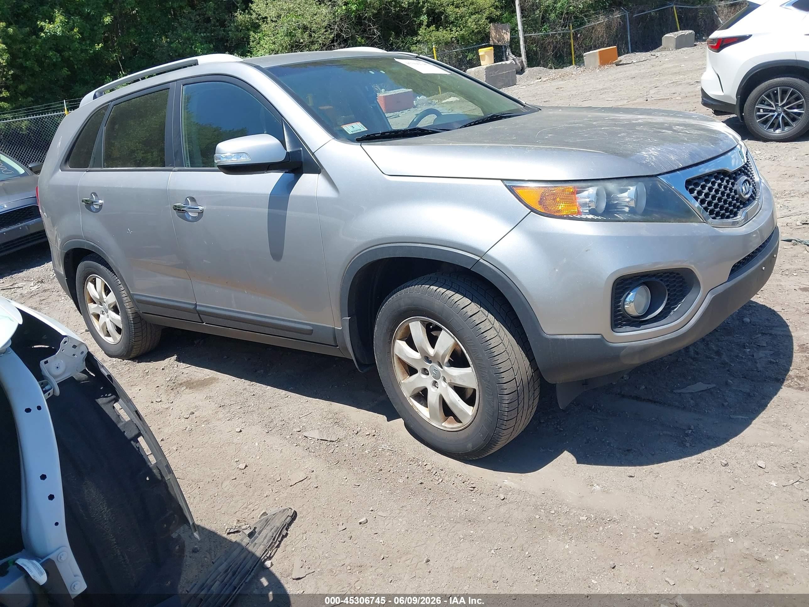 2013 Kia Sorento Lx Серебряный vin: 5XYKT3A66DG420432