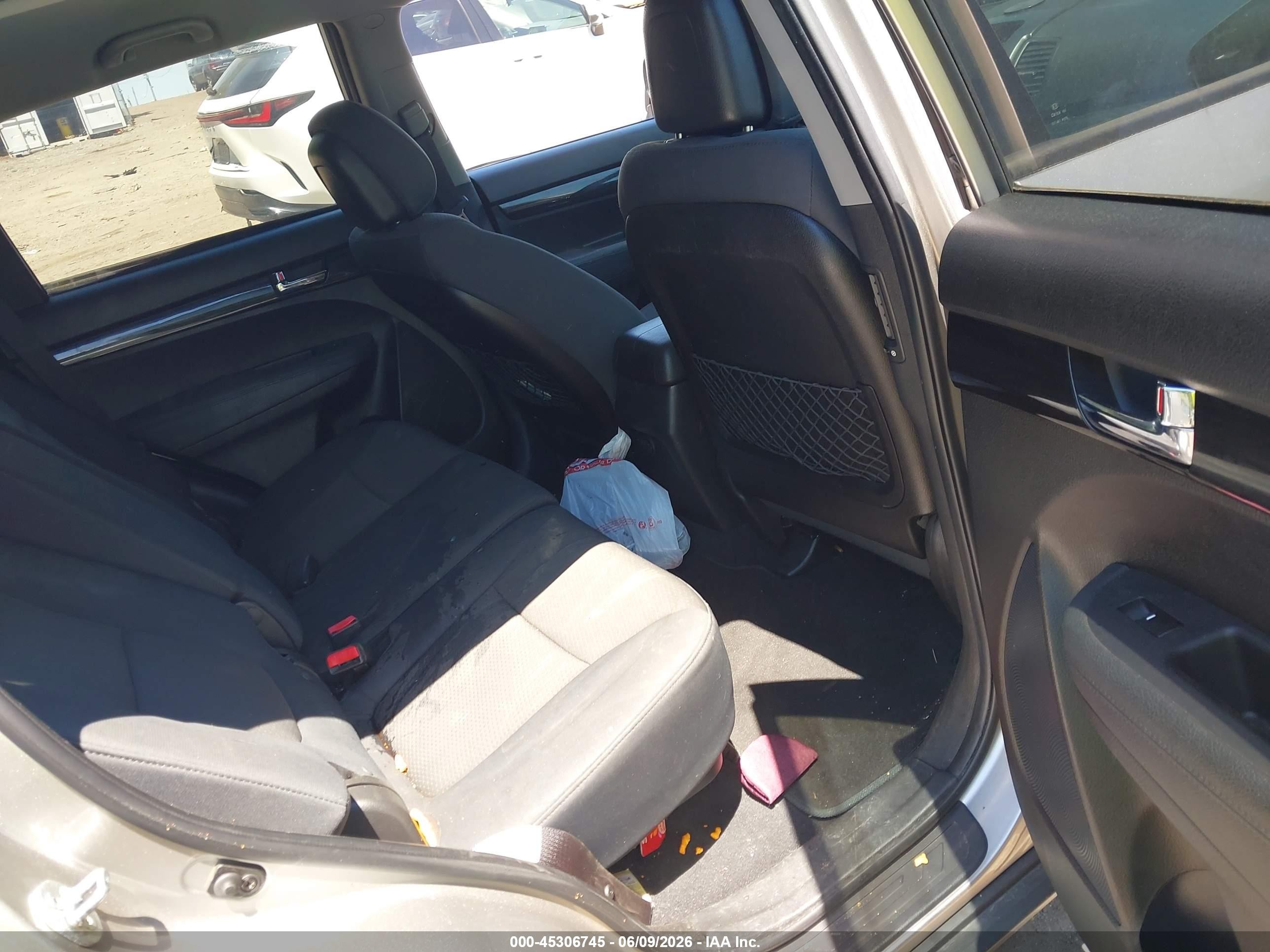 2013 Kia Sorento Lx Silver vin: 5XYKT3A66DG420432