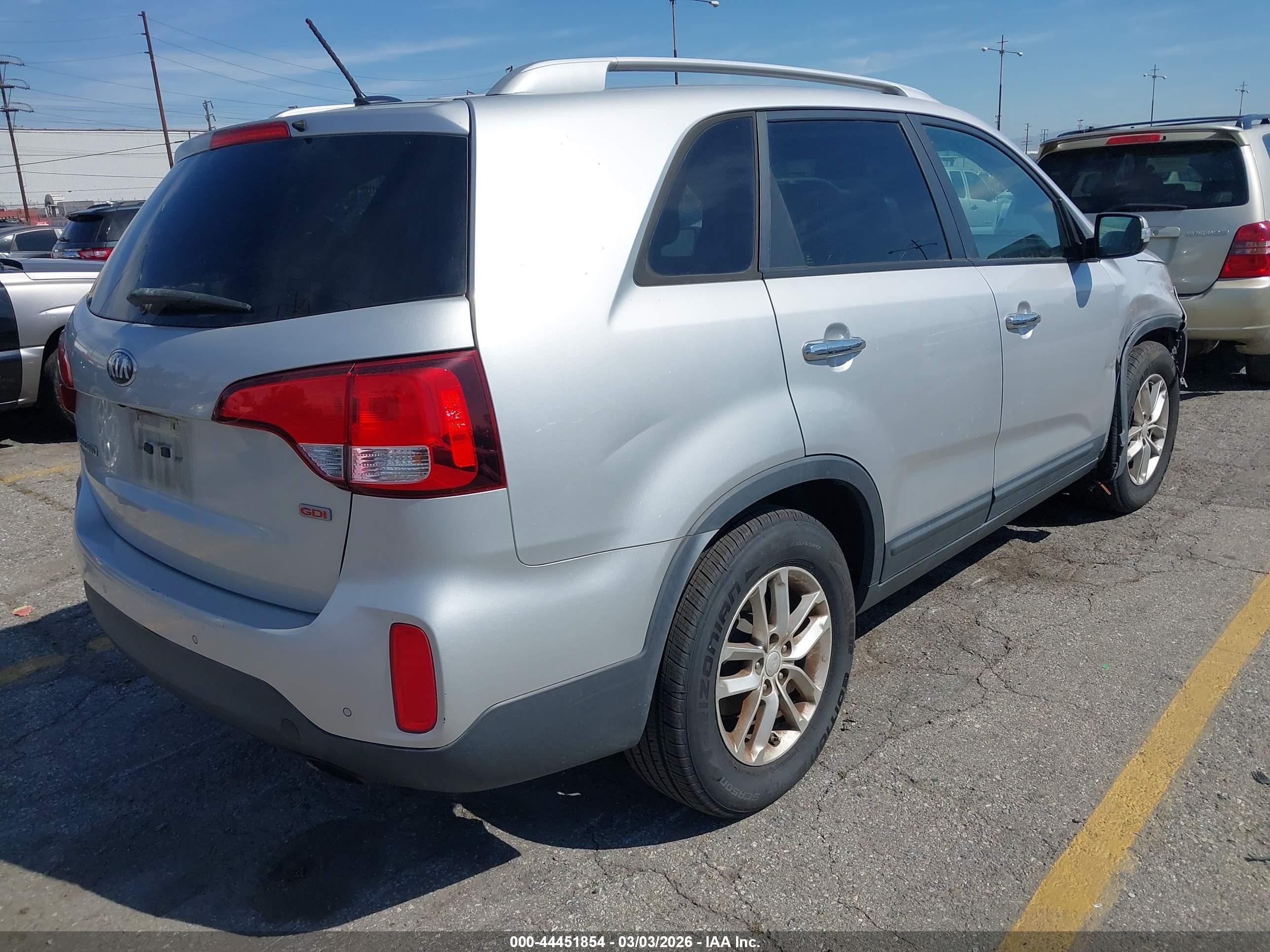 2014 Kia Sorento Lx Silver vin: 5XYKT3A66EG450841