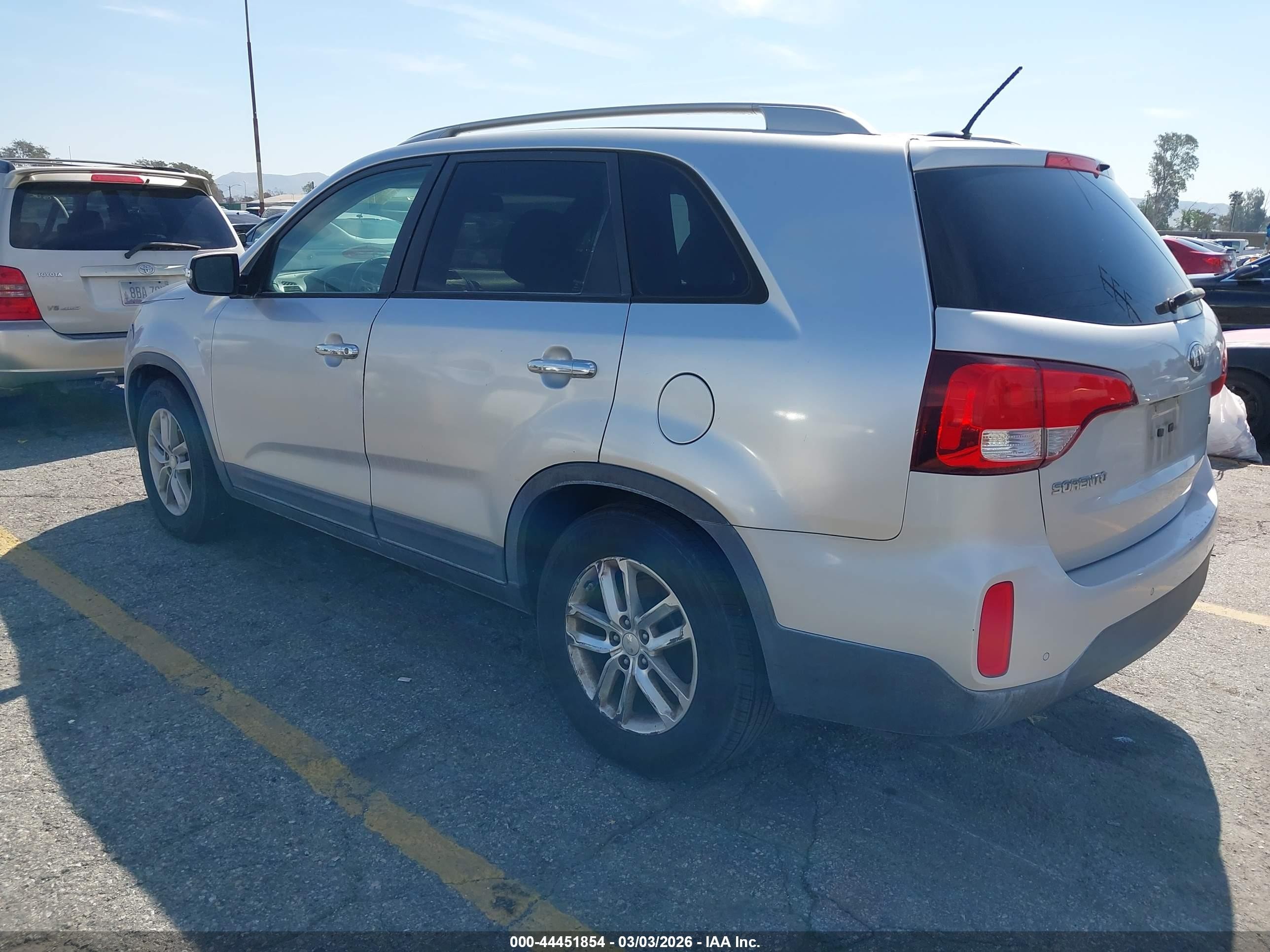 2014 Kia Sorento Lx Silver vin: 5XYKT3A66EG450841