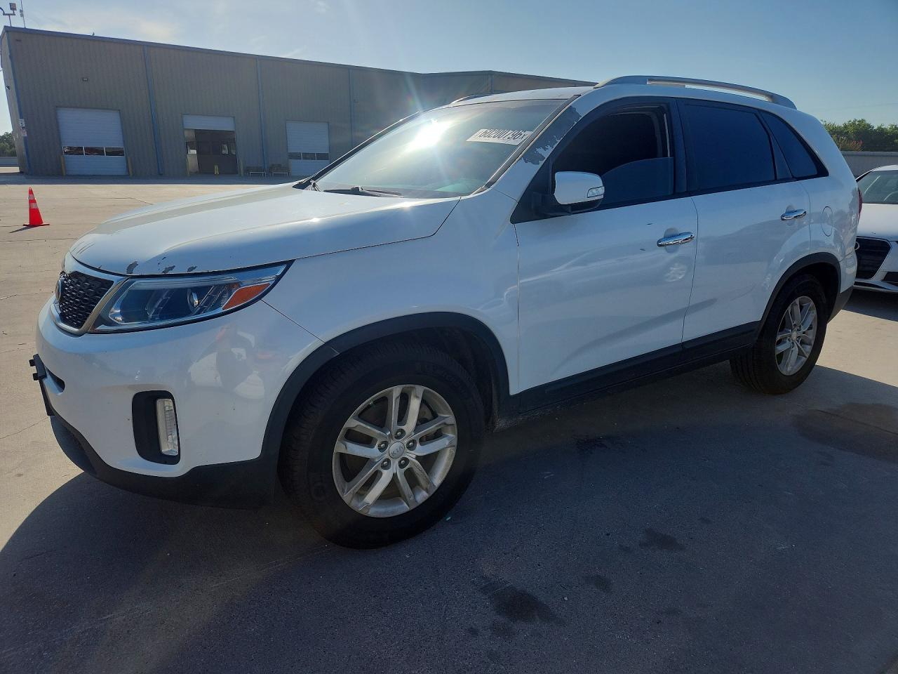 2014 Kia Sorento Lx White vin: 5XYKT3A66EG475738