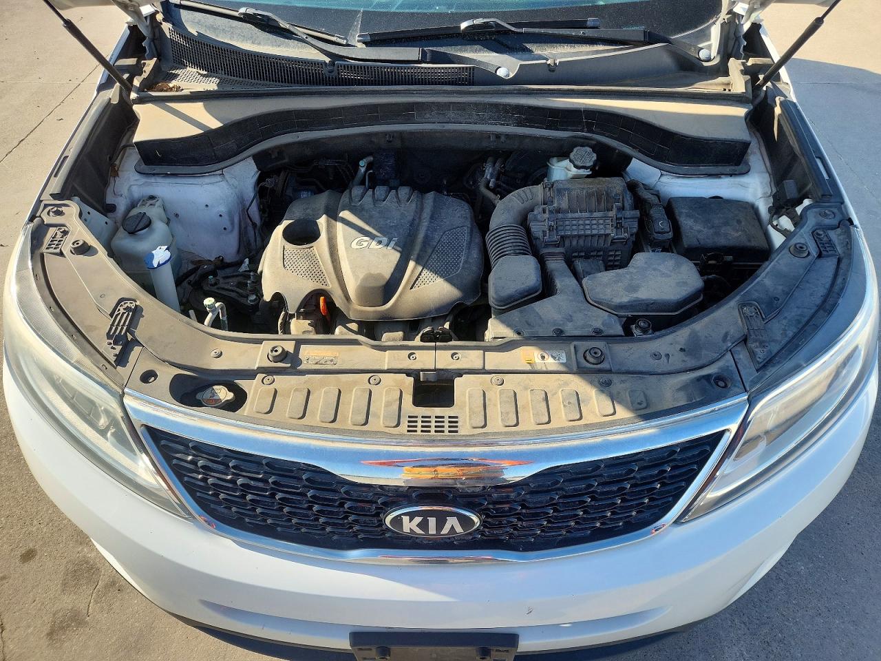 2014 Kia Sorento Lx White vin: 5XYKT3A66EG475738