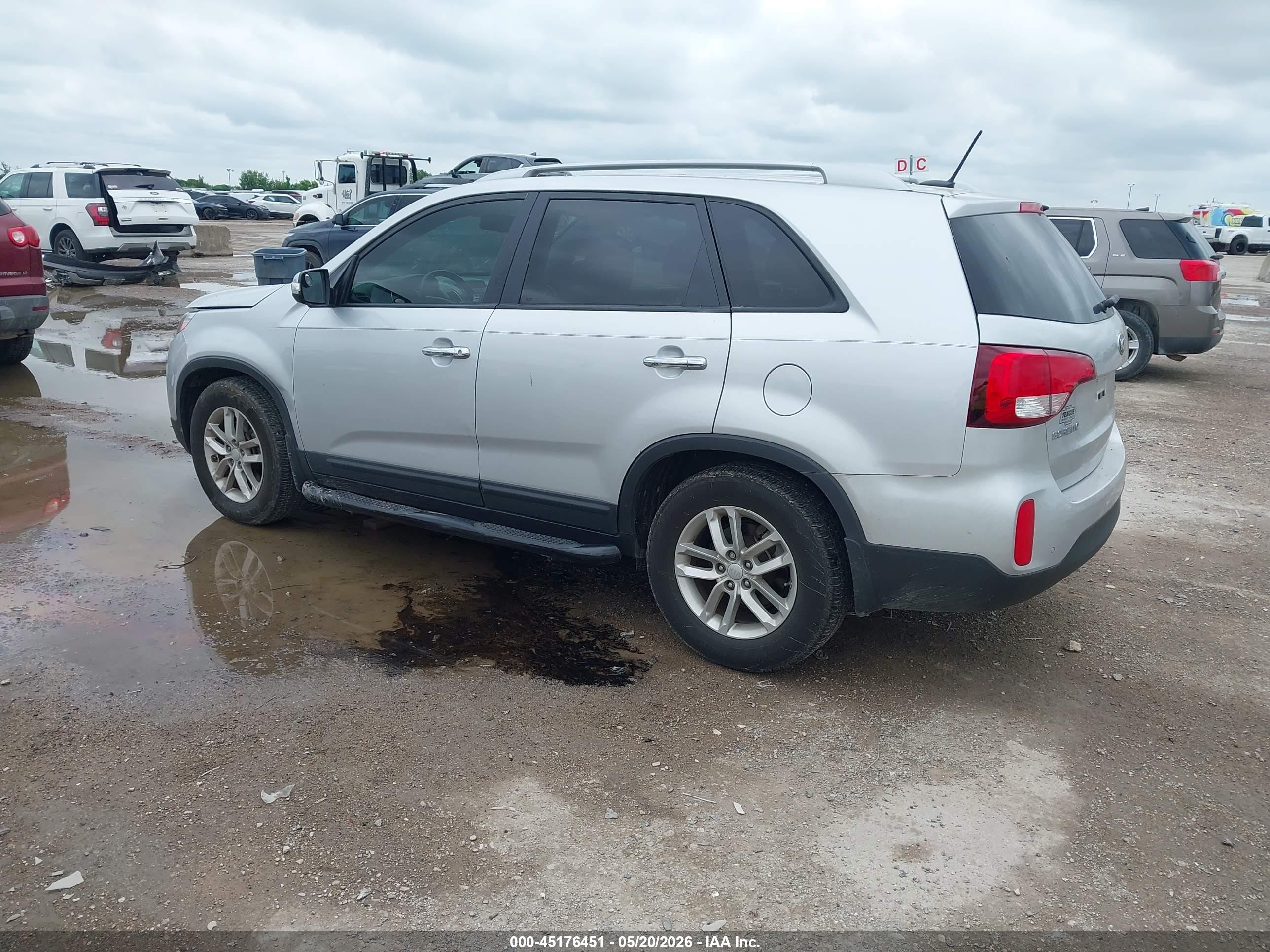 2014 Kia Sorento Lx Серебряный vin: 5XYKT3A66EG479014