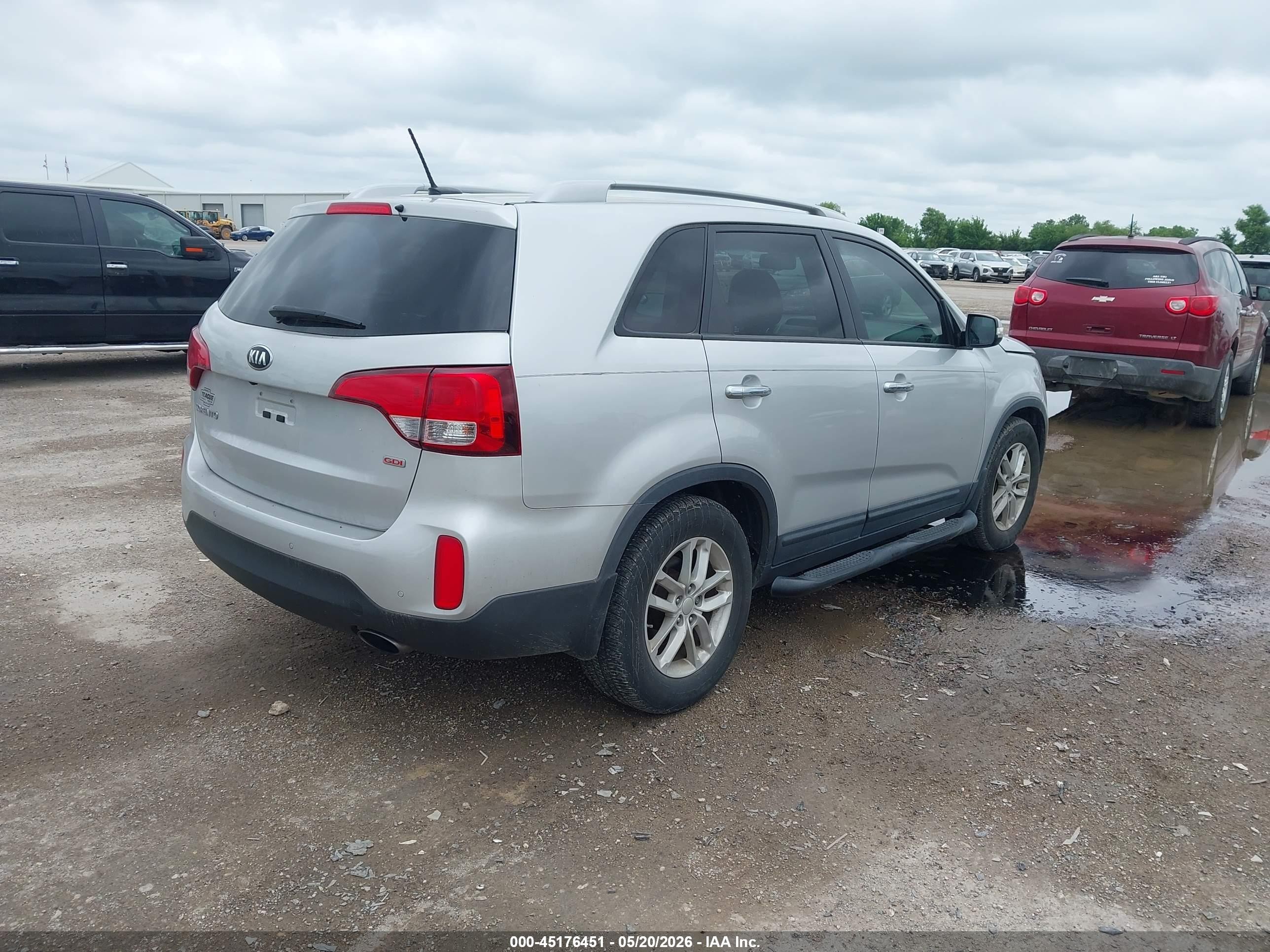 2014 Kia Sorento Lx Серебряный vin: 5XYKT3A66EG479014