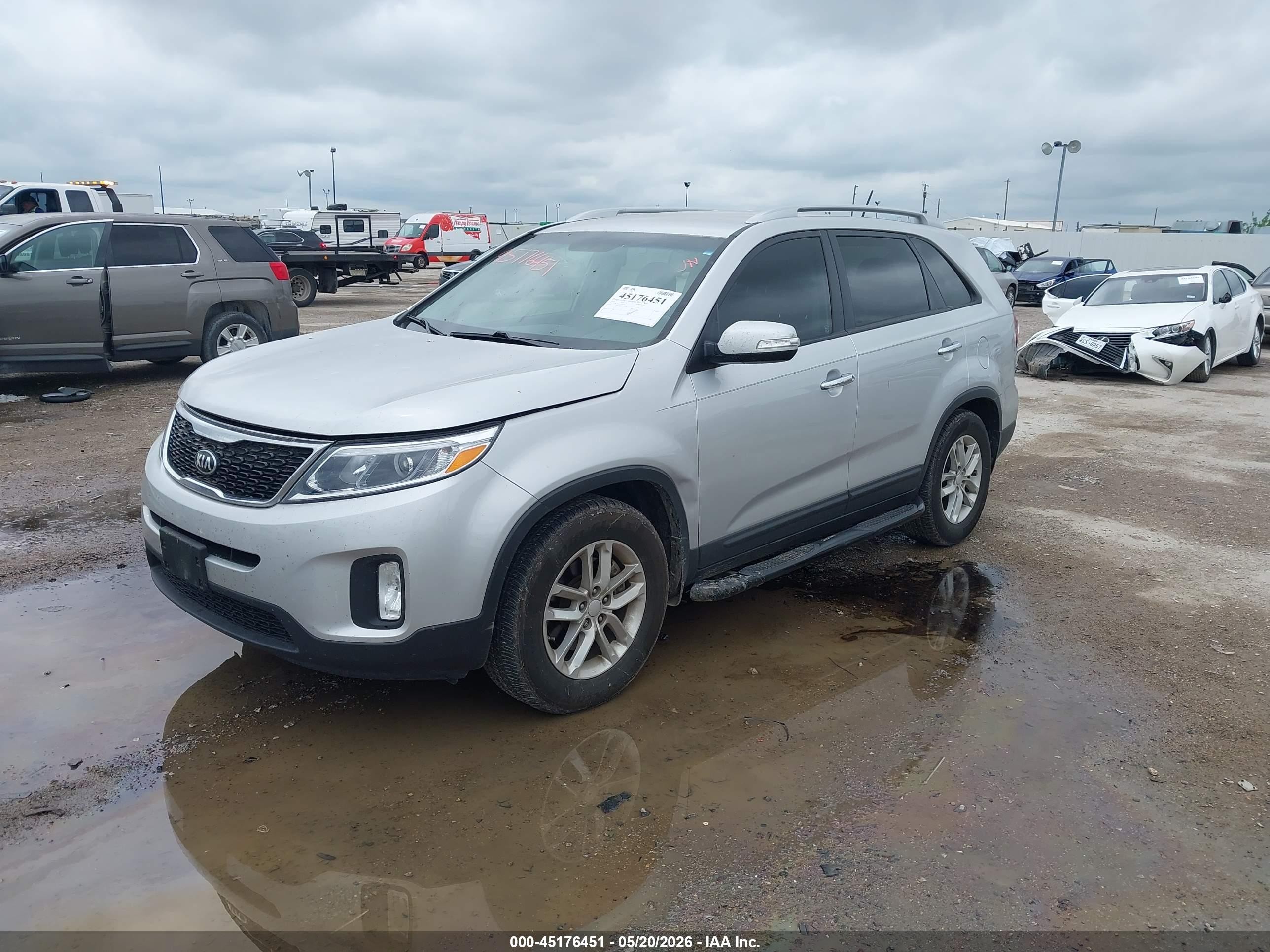 2014 Kia Sorento Lx Серебряный vin: 5XYKT3A66EG479014