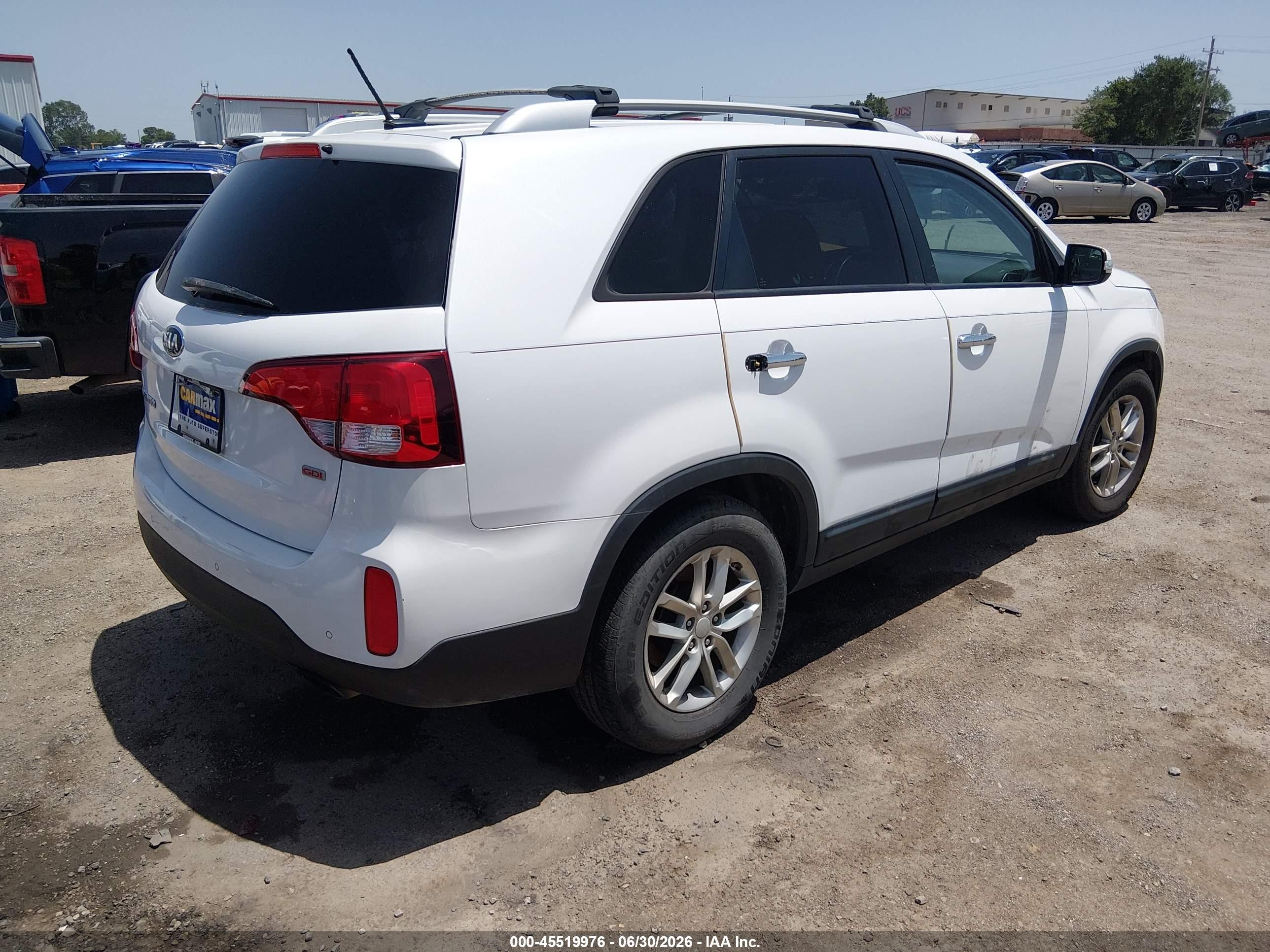 2014 Kia Sorento Lx White vin: 5XYKT3A66EG530611