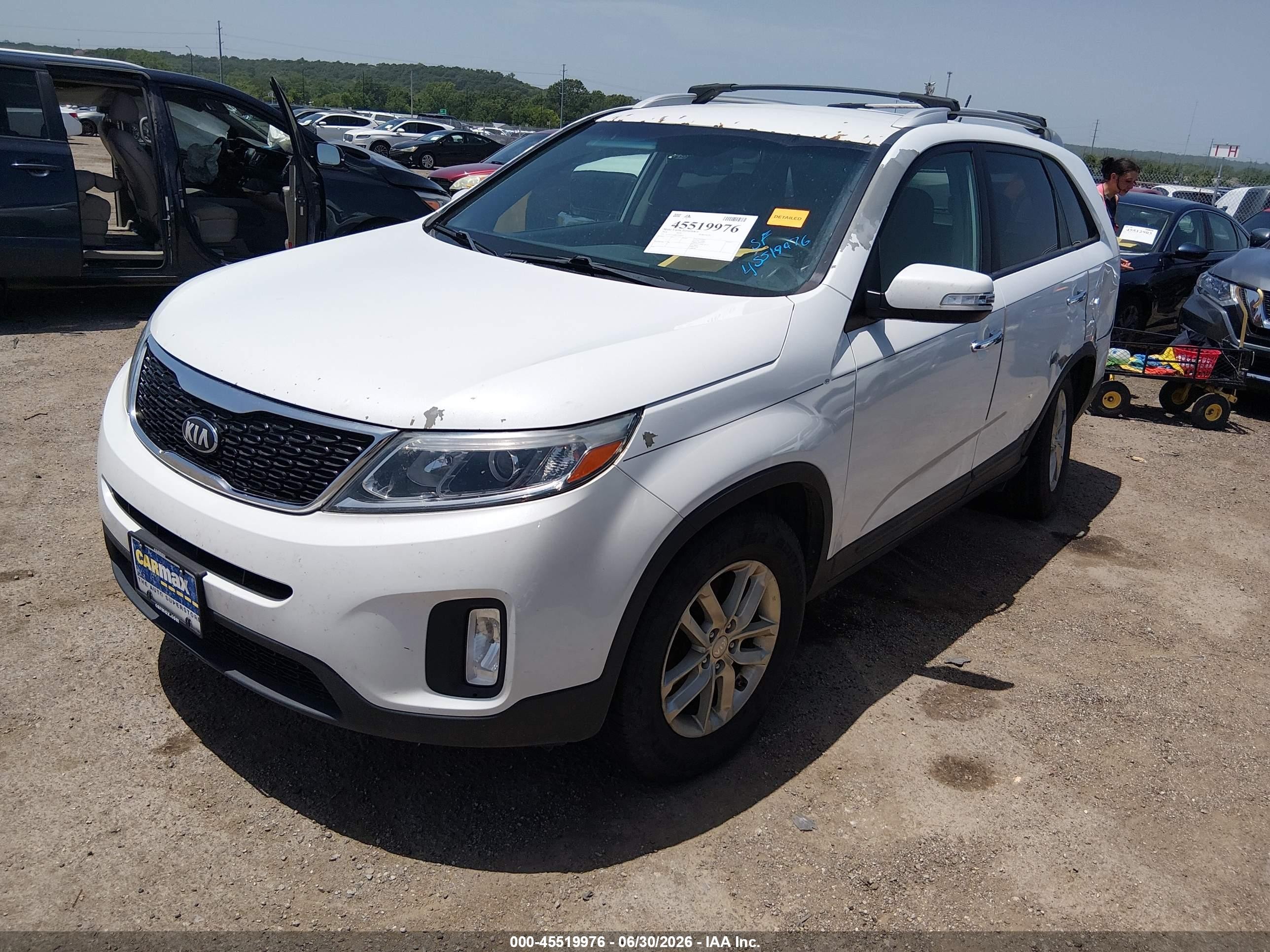 2014 Kia Sorento Lx White vin: 5XYKT3A66EG530611