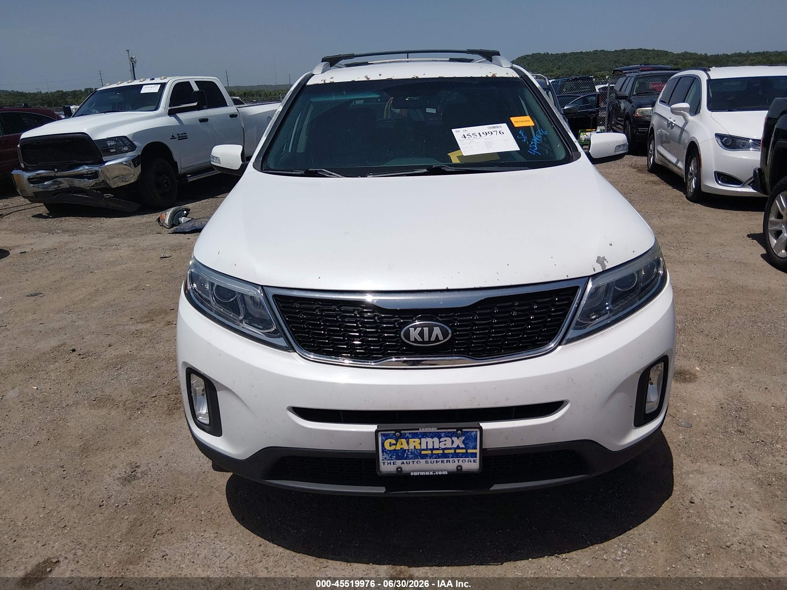 2014 Kia Sorento Lx White vin: 5XYKT3A66EG530611