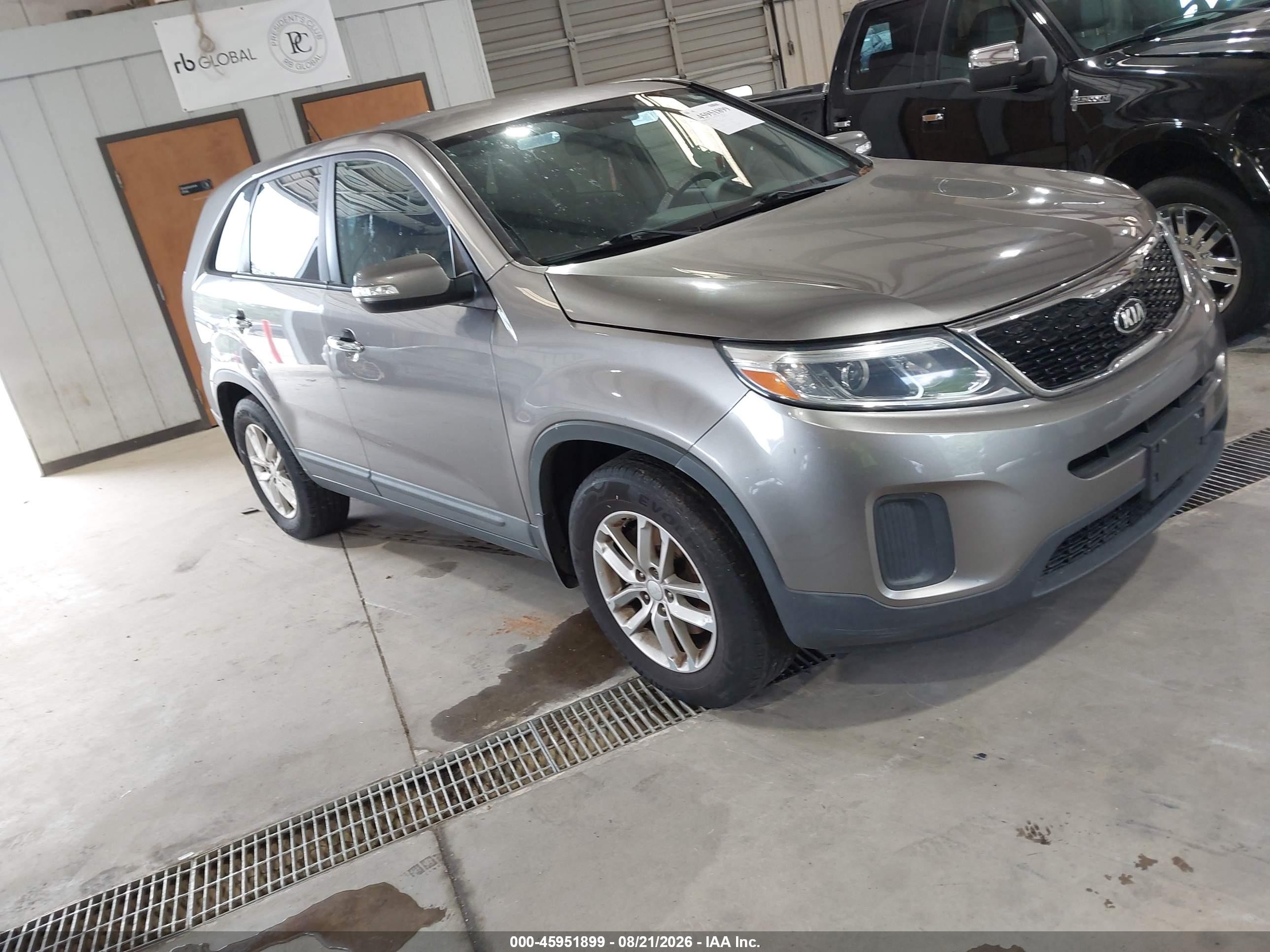 2015 Kia Sorento Lx Gold vin: 5XYKT3A66FG573556