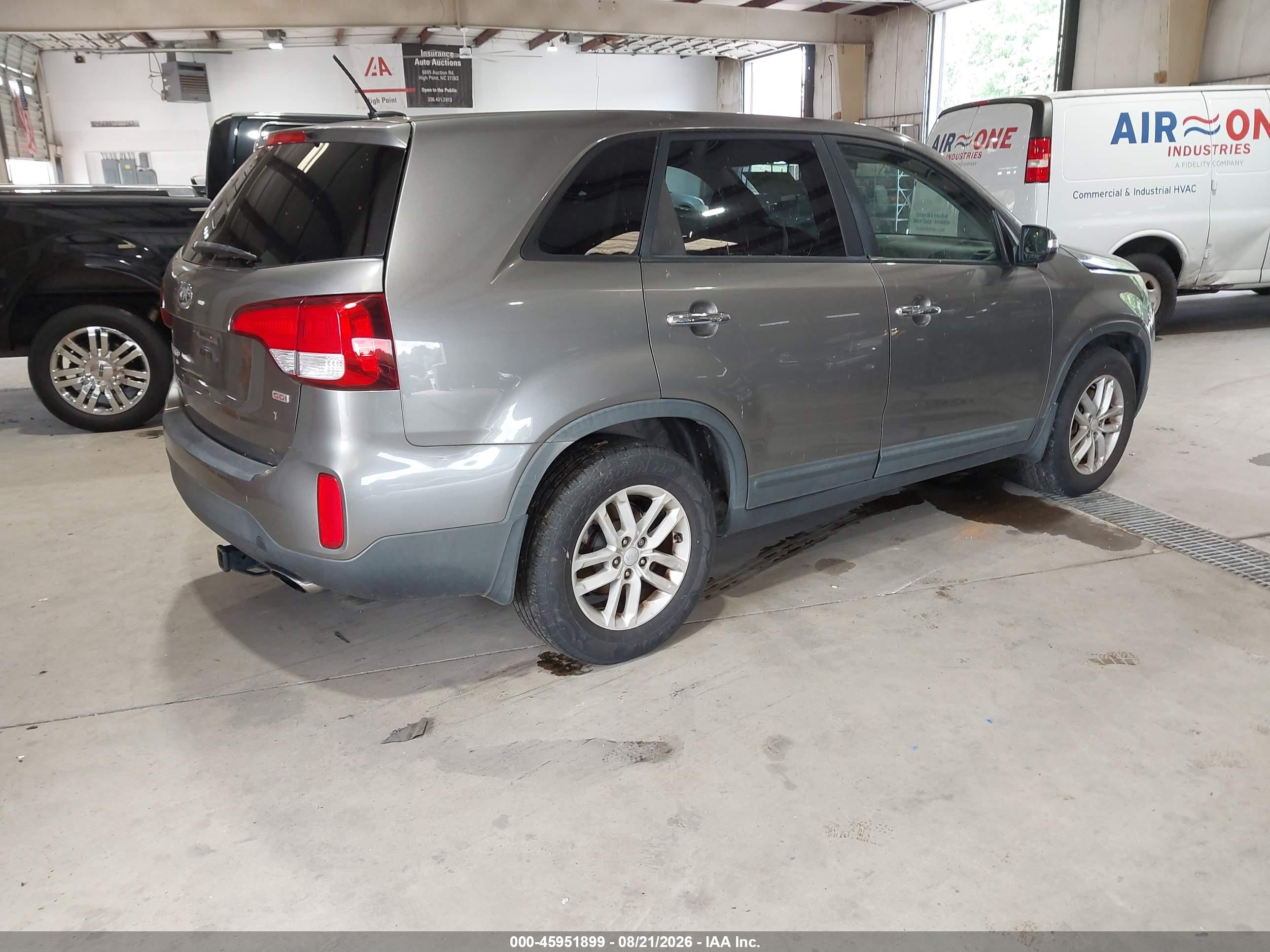 2015 Kia Sorento Lx Gold vin: 5XYKT3A66FG573556