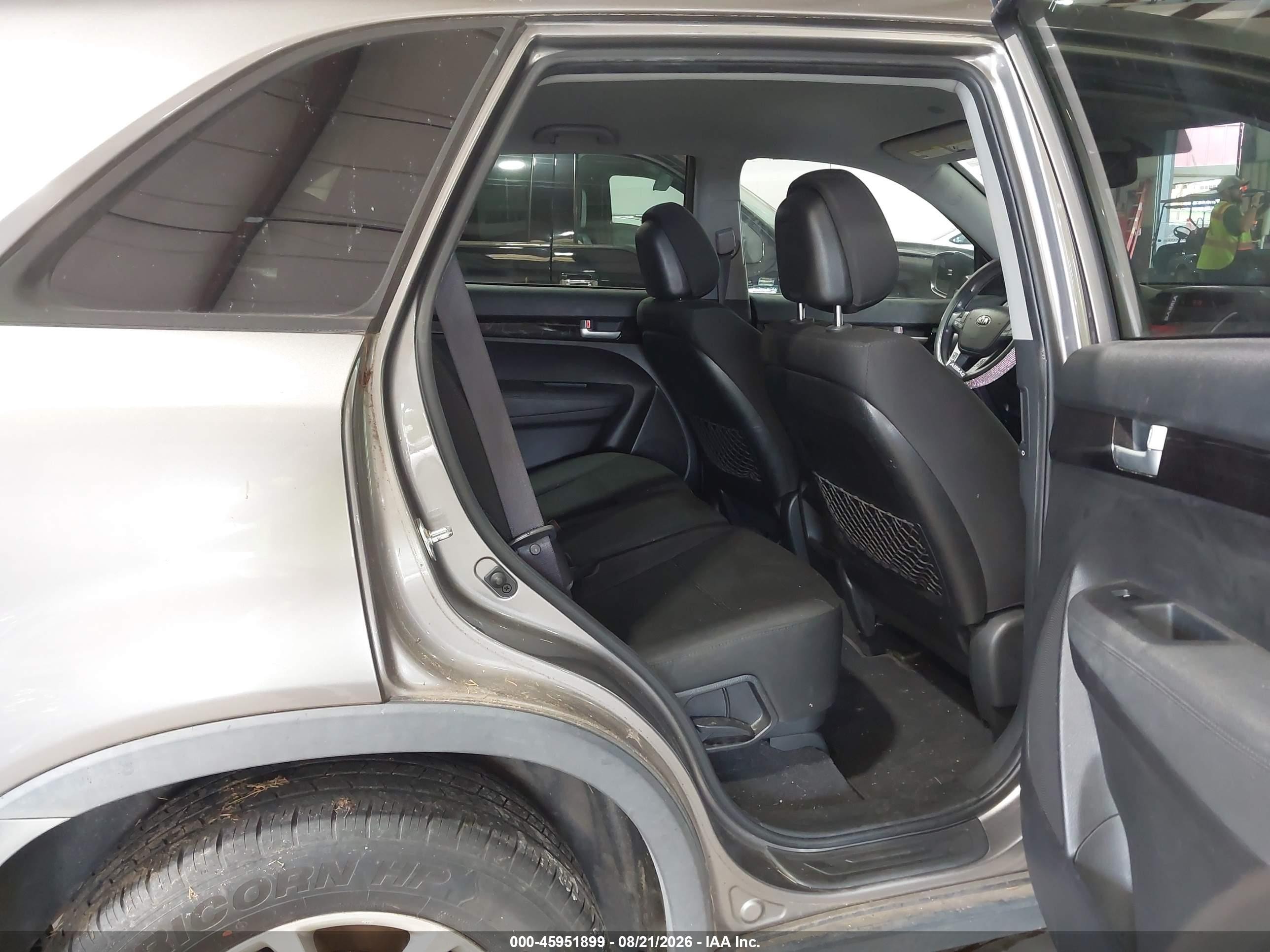 2015 Kia Sorento Lx Gold vin: 5XYKT3A66FG573556