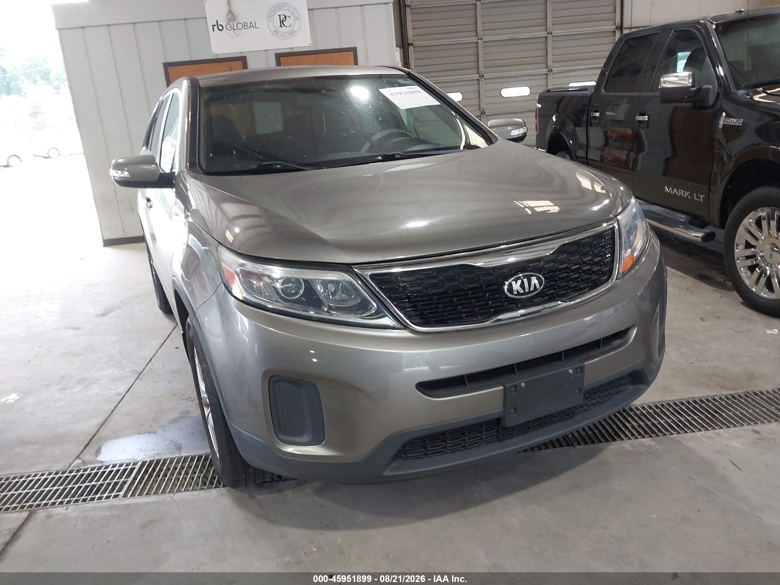 2015 Kia Sorento Lx Gold vin: 5XYKT3A66FG573556