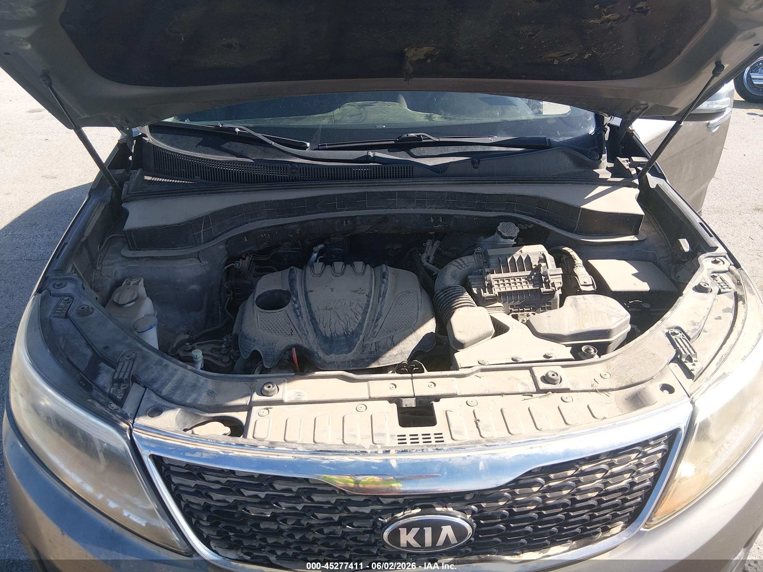2015 Kia Sorento Lx Серый vin: 5XYKT3A66FG602022
