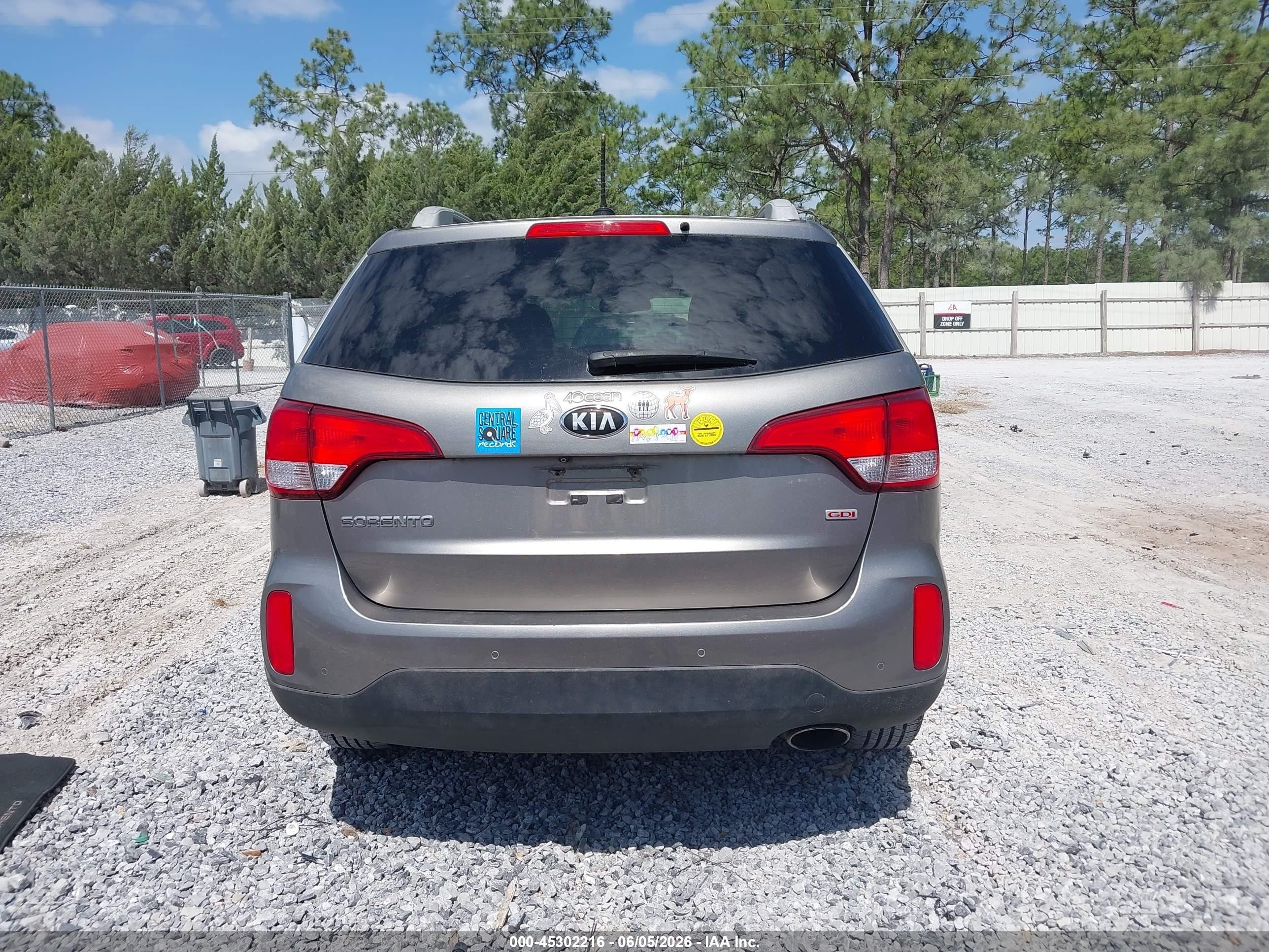 2015 Kia Sorento Lx Champagne vin: 5XYKT3A66FG624733
