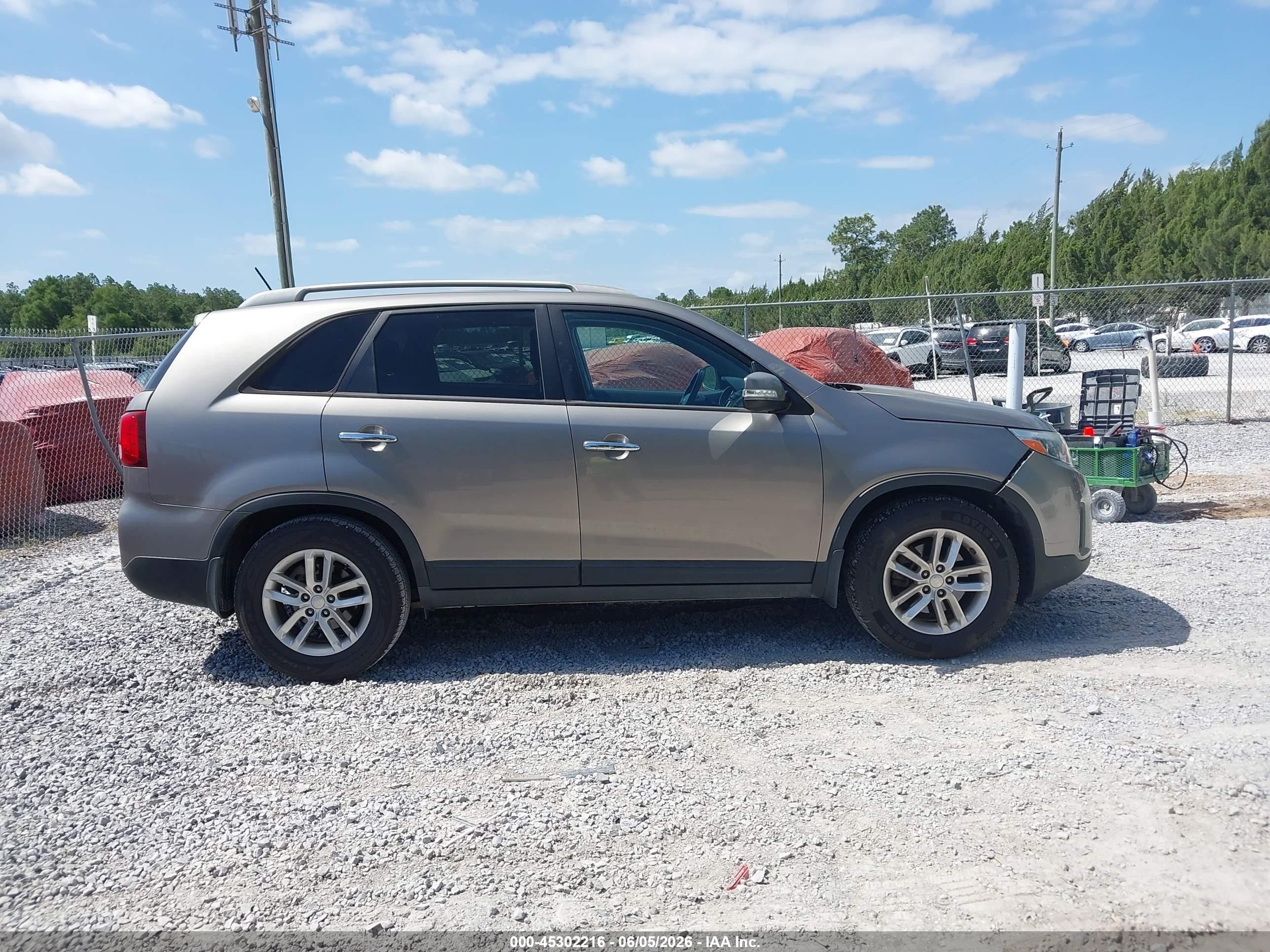 2015 Kia Sorento Lx Champagne vin: 5XYKT3A66FG624733