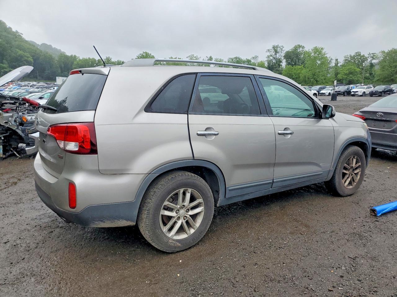 2015 Kia Sorento Lx Silver vin: 5XYKT3A66FG628152