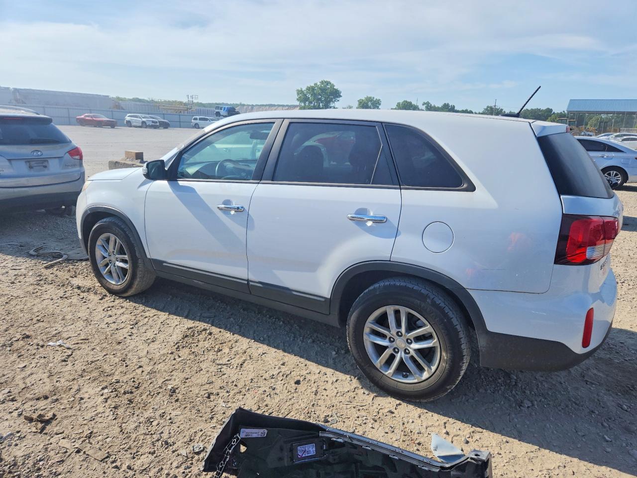 2015 Kia Sorento Lx White vin: 5XYKT3A66FG653424