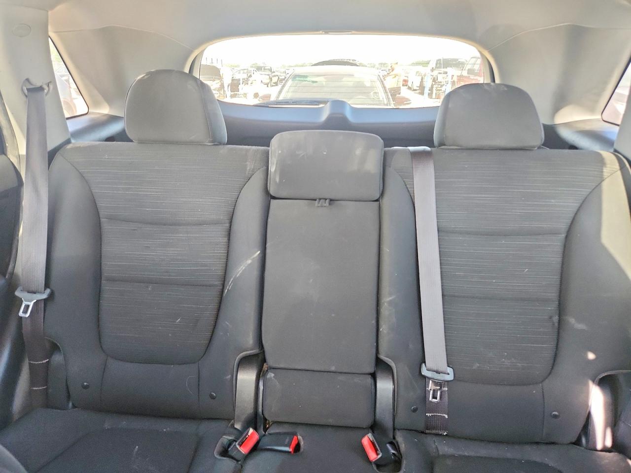 2015 Kia Sorento Lx White vin: 5XYKT3A66FG653424