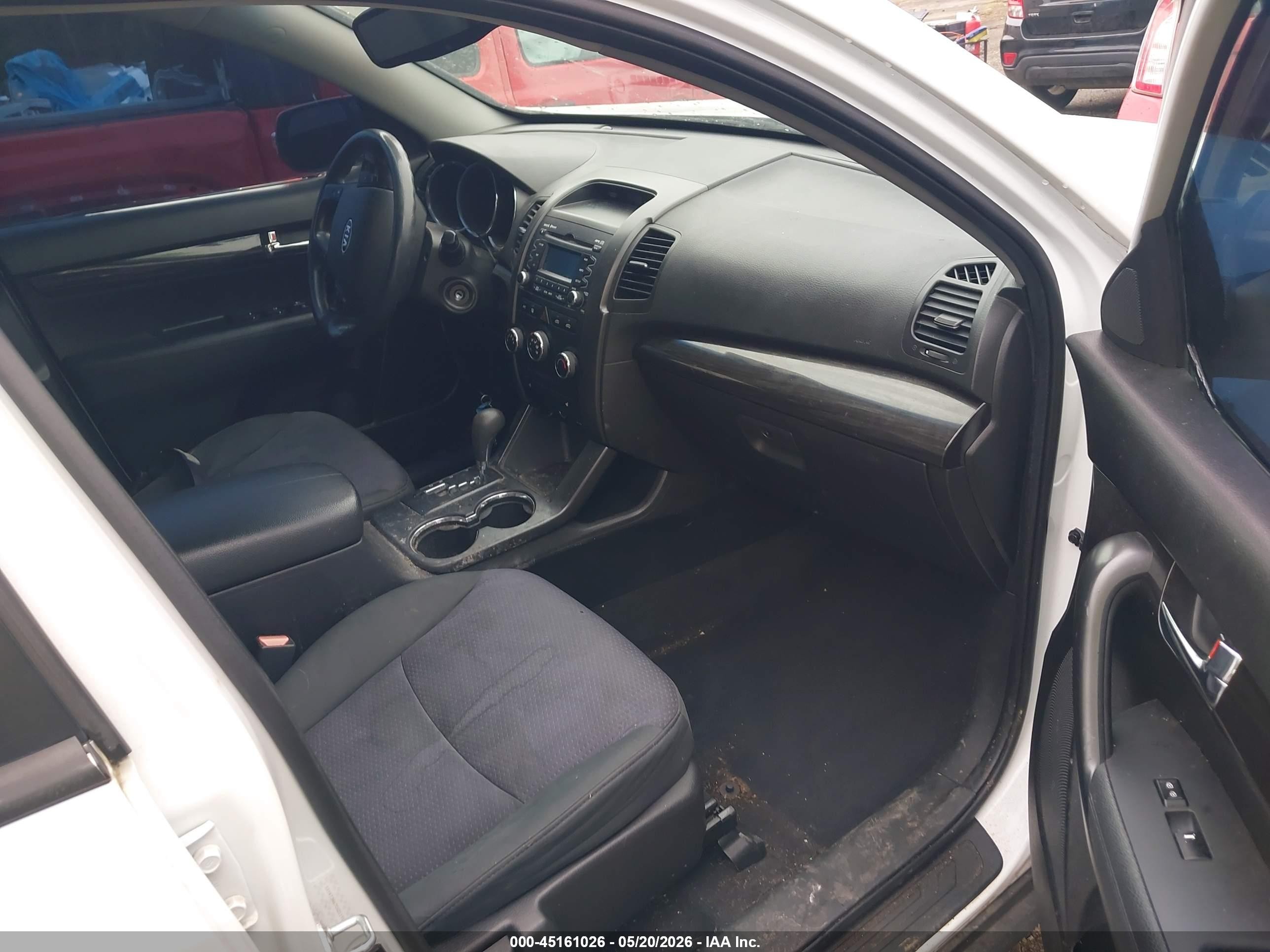 2012 Kia Sorento Lx White vin: 5XYKT3A67CG211912