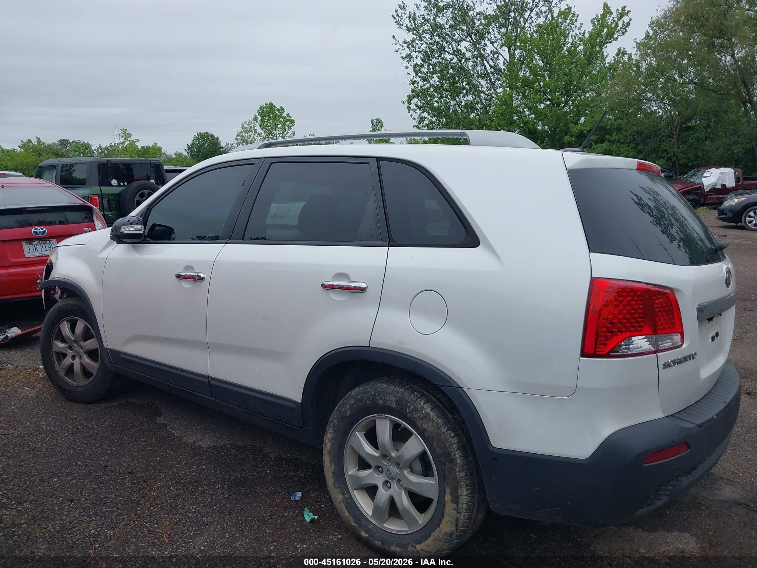 2012 Kia Sorento Lx White vin: 5XYKT3A67CG211912