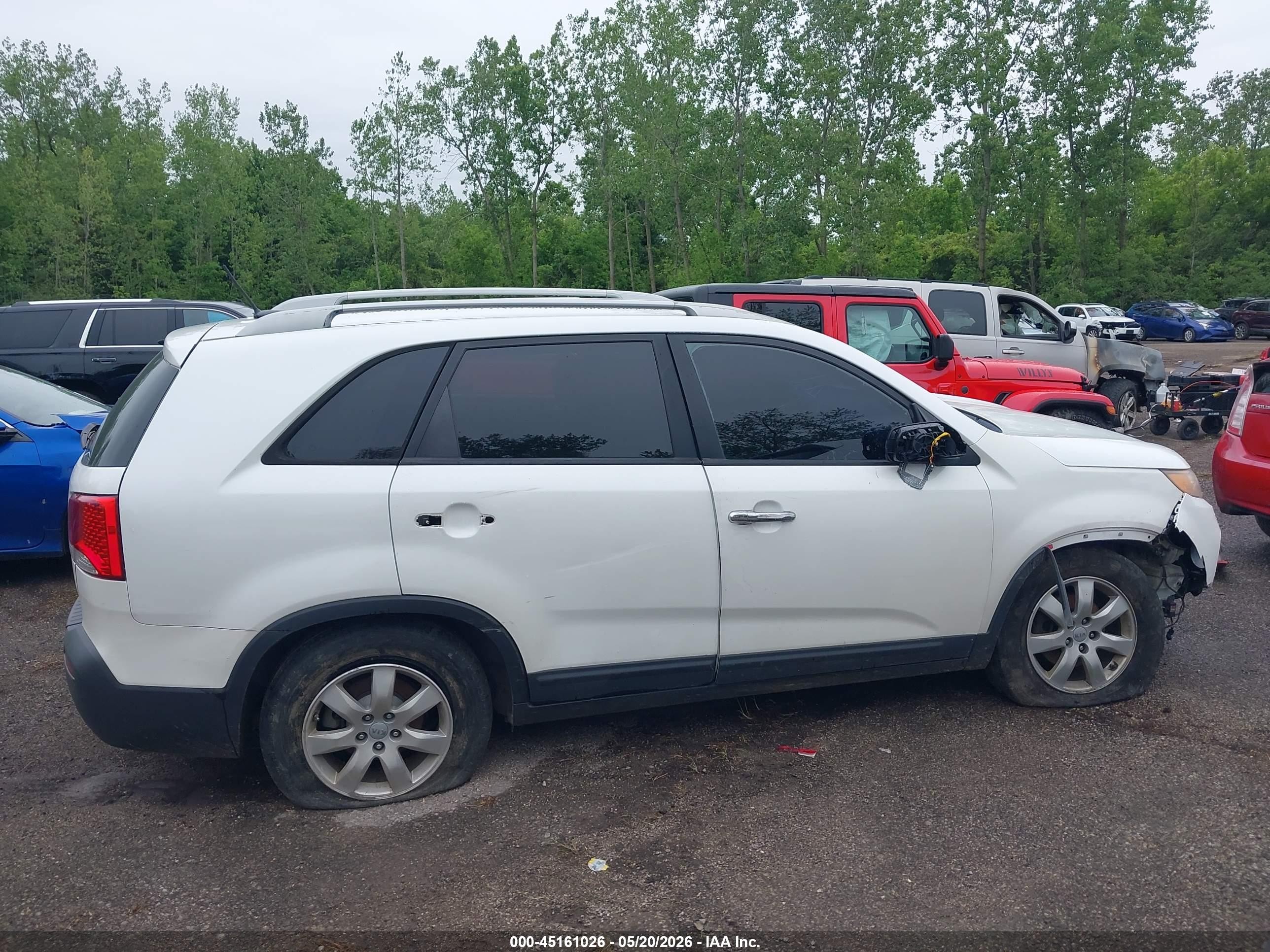 2012 Kia Sorento Lx White vin: 5XYKT3A67CG211912
